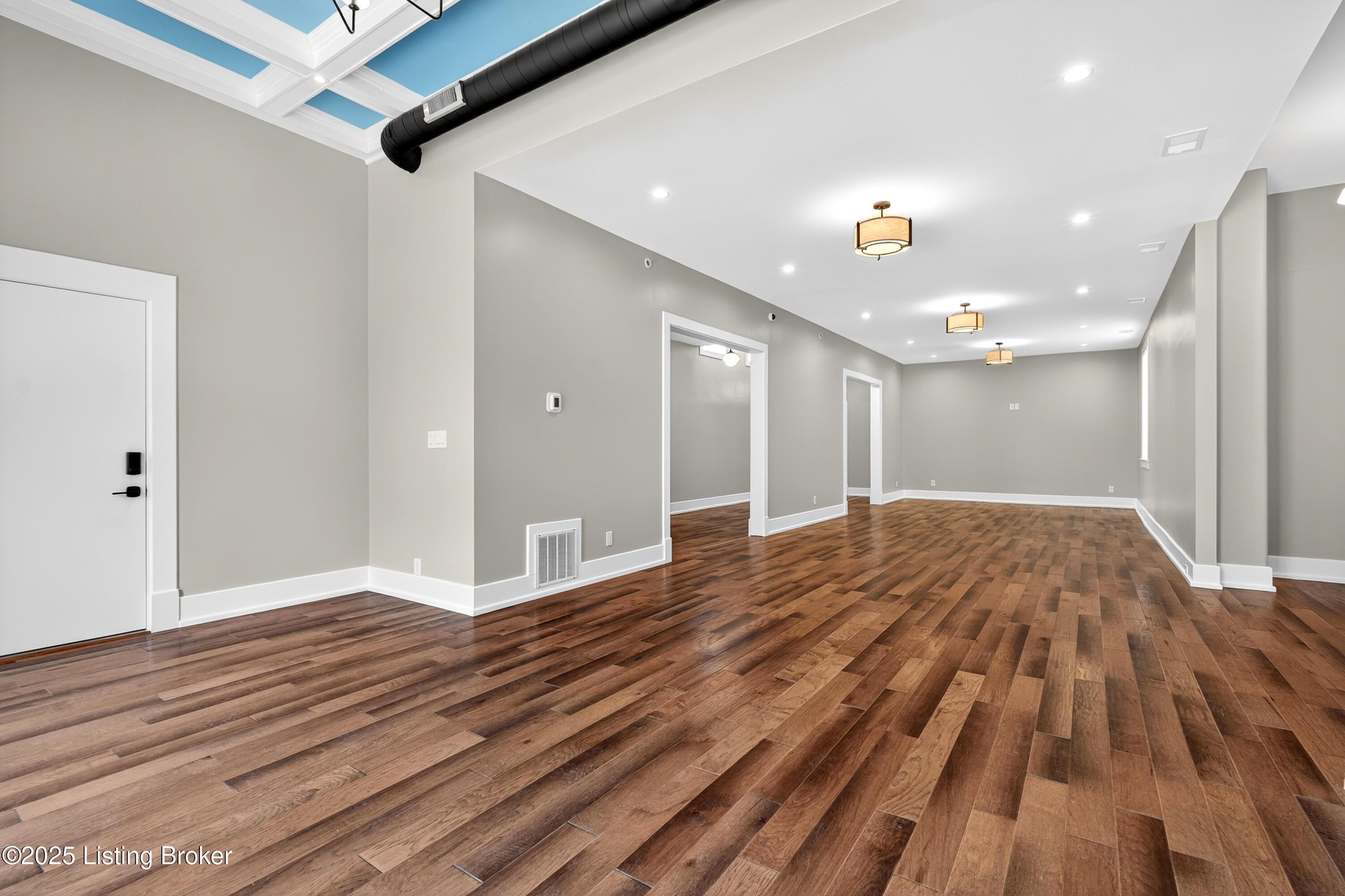 1529 W Market St Property Photo 7