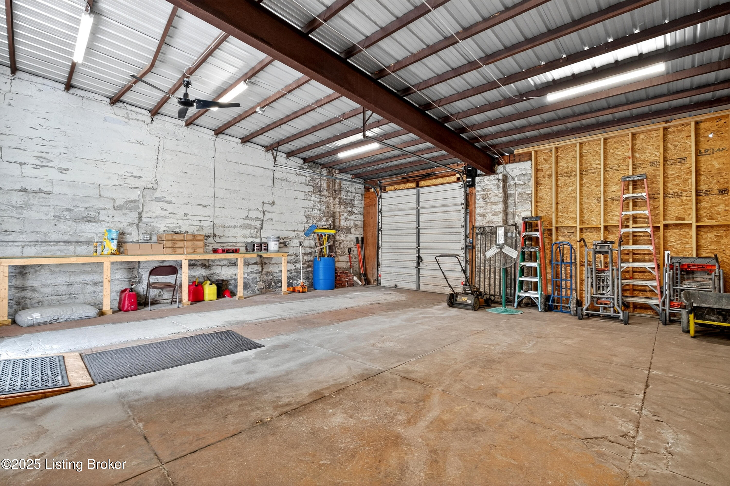 1529 W Market St Property Photo 15
