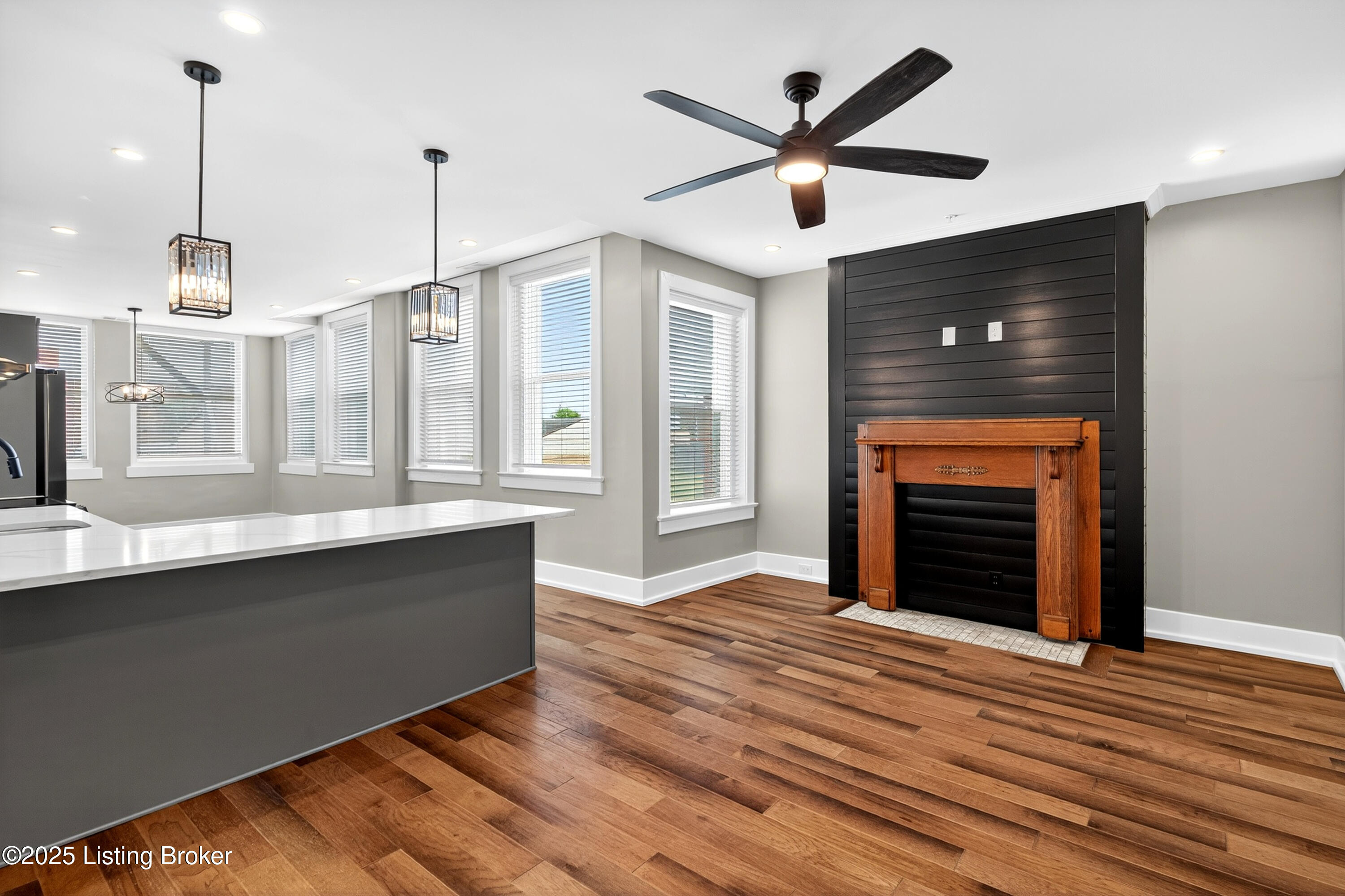 1529 W Market St Property Photo 21