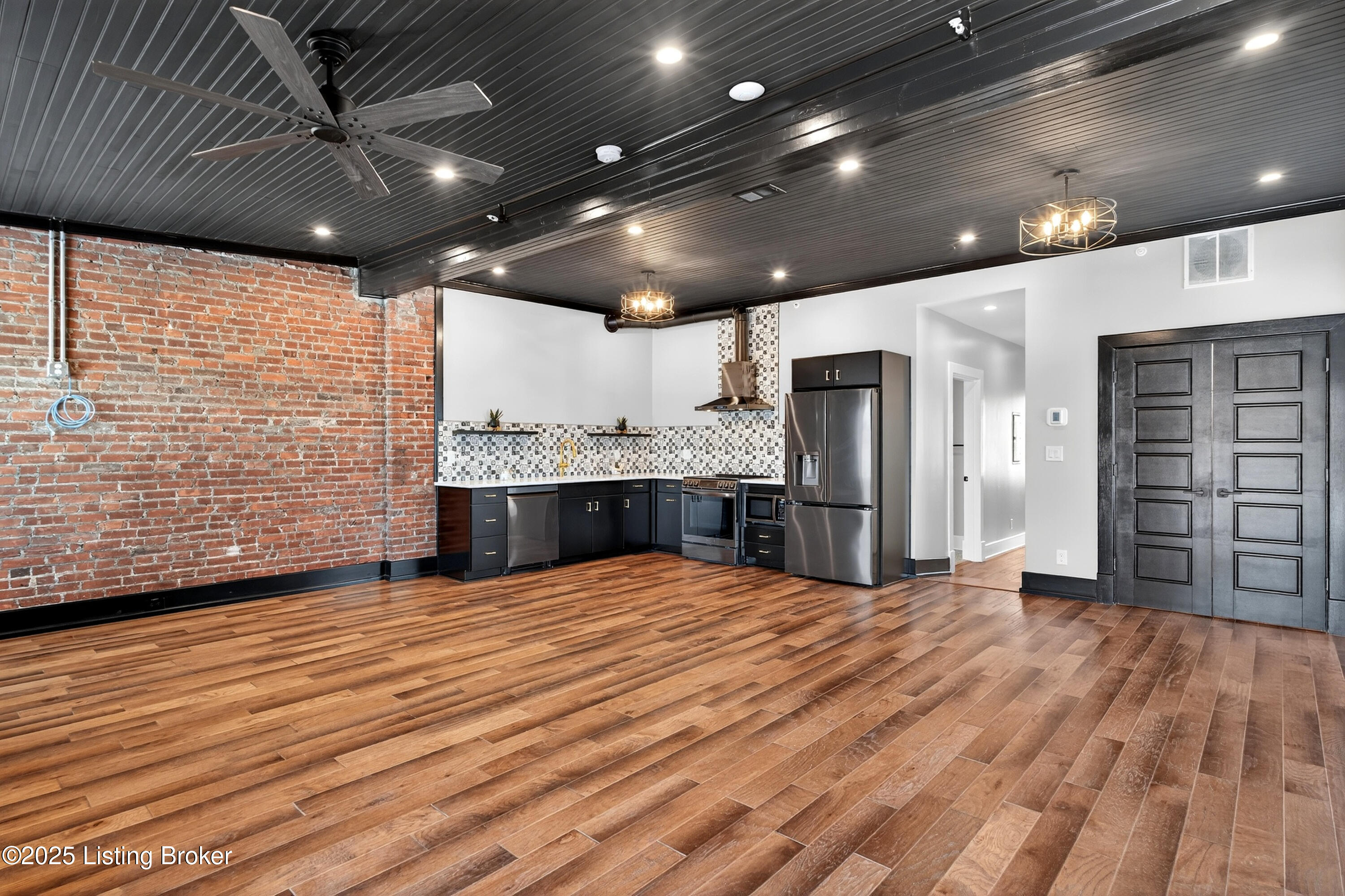 1529 W Market St Property Photo 40