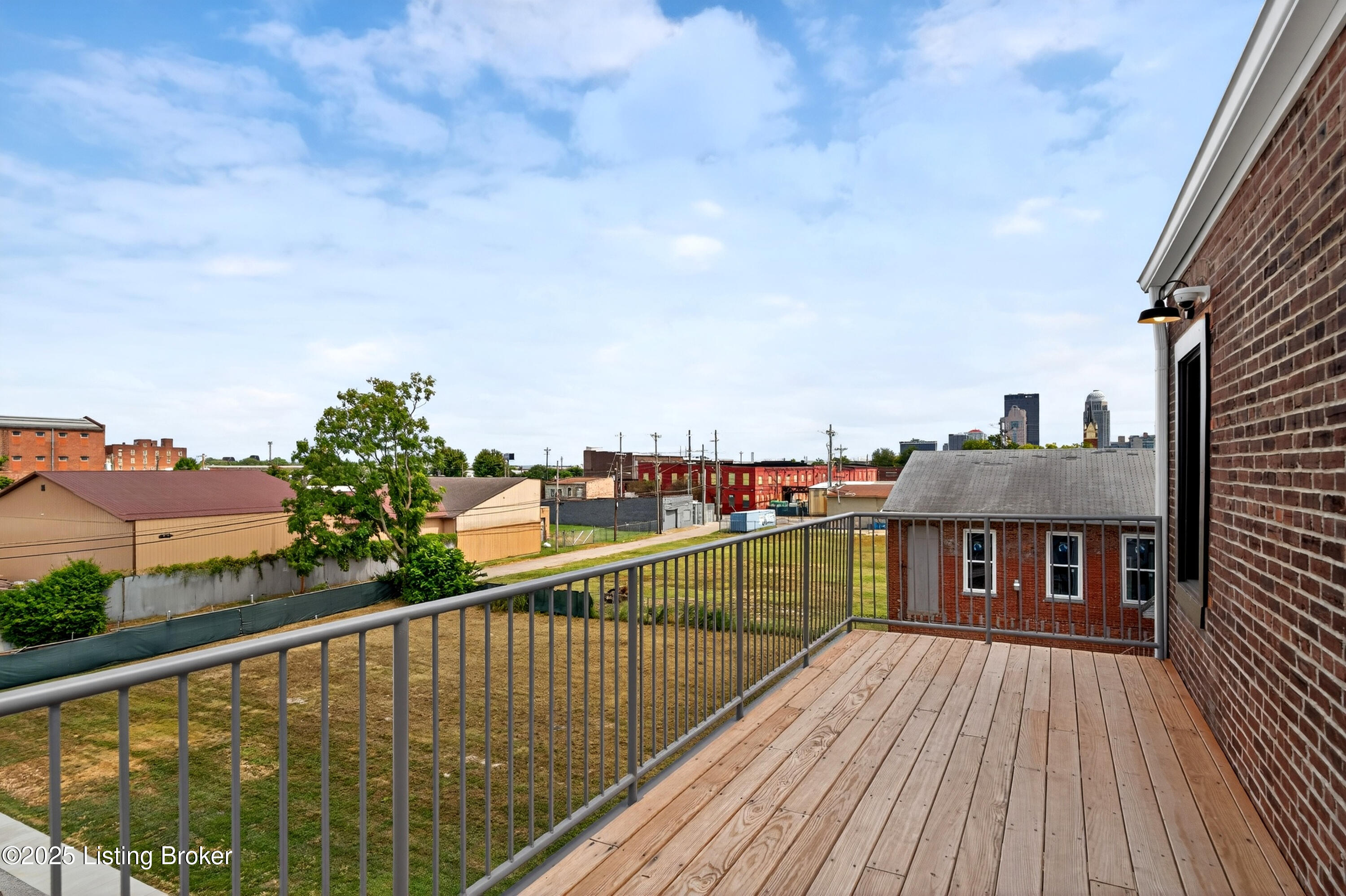 1529 W Market St Property Photo 44