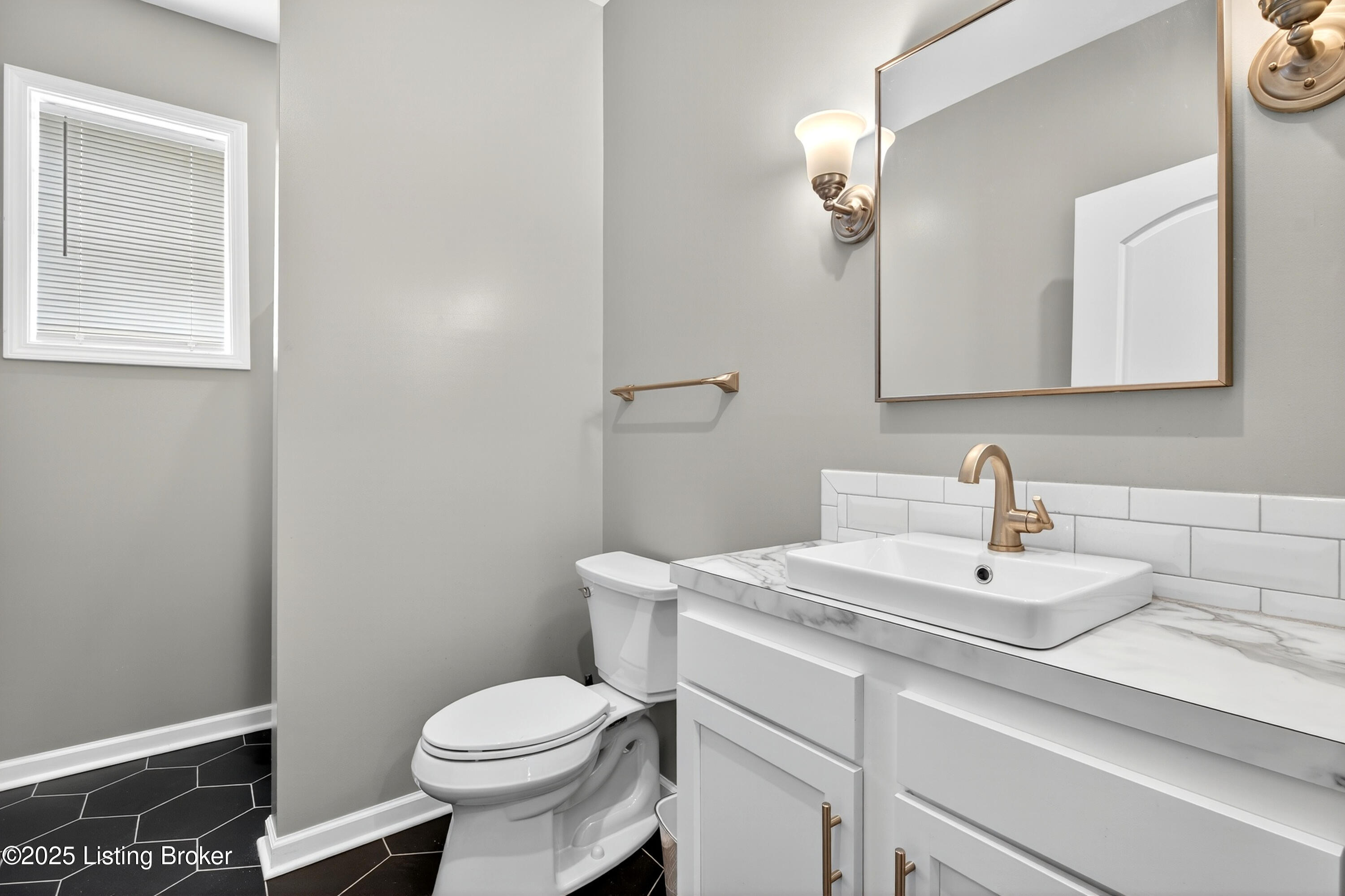 1529 W Market St Property Photo 58