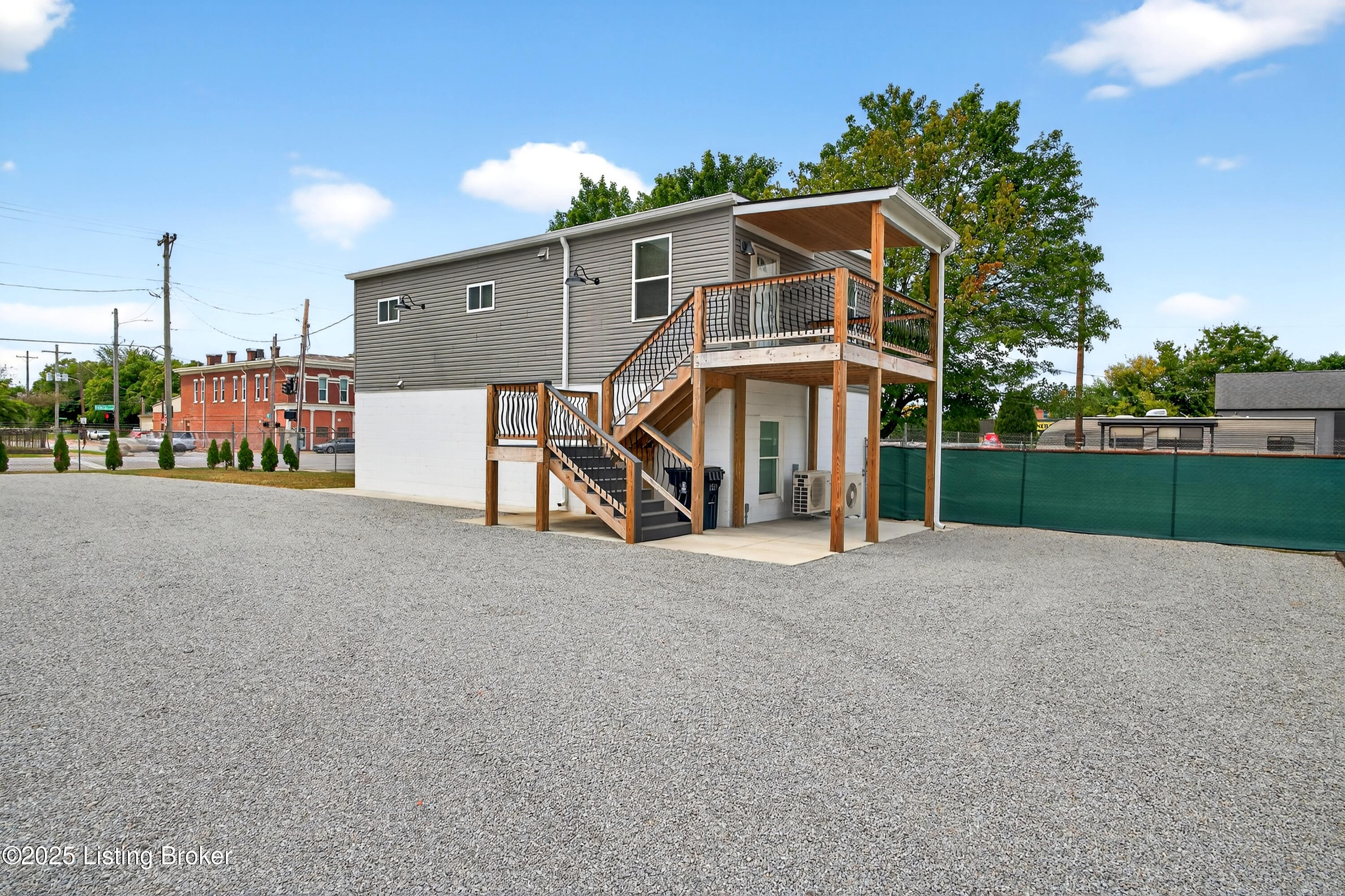 1529 W Market St Property Photo 62