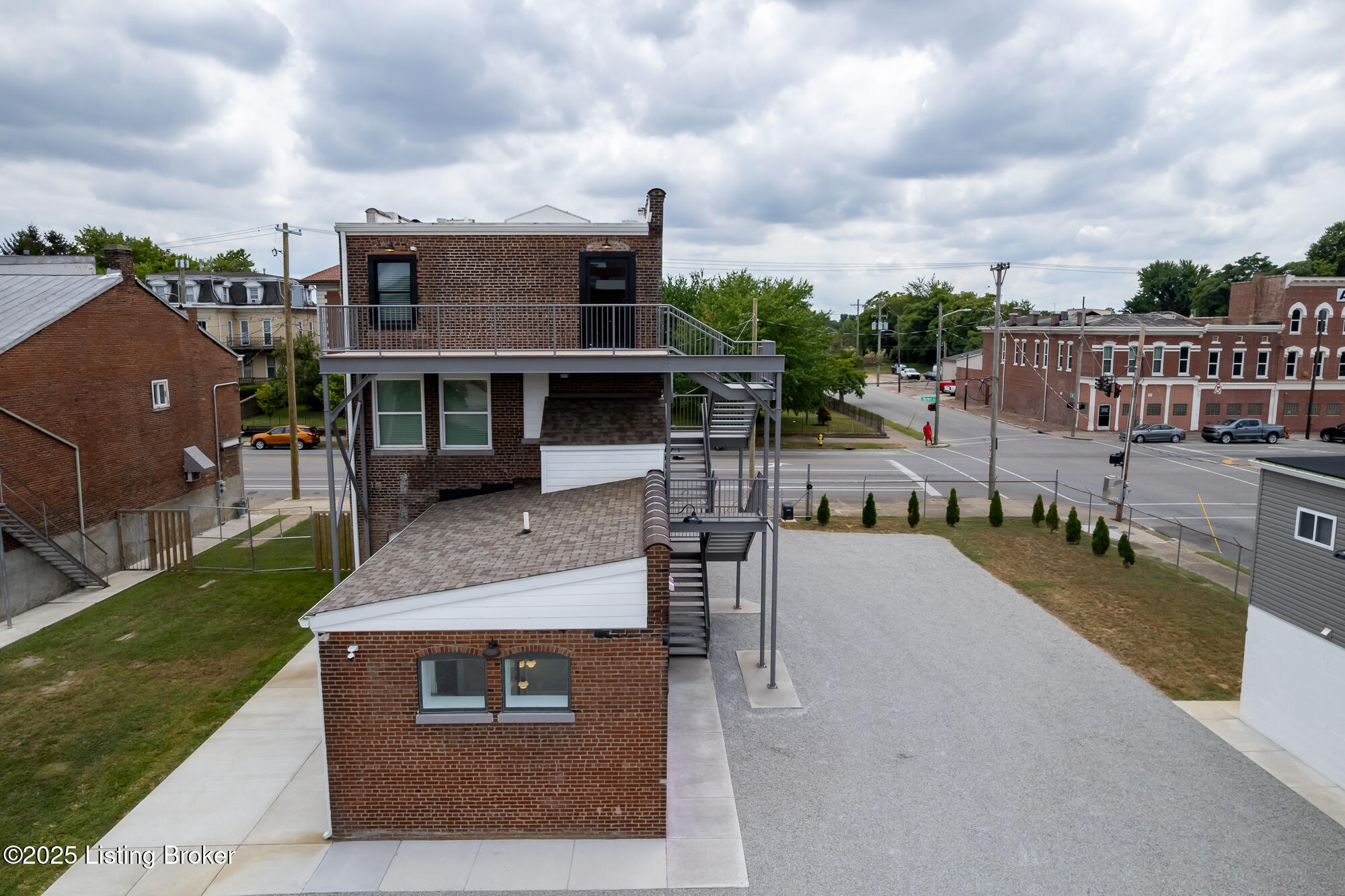 1529 W Market St Property Photo 76