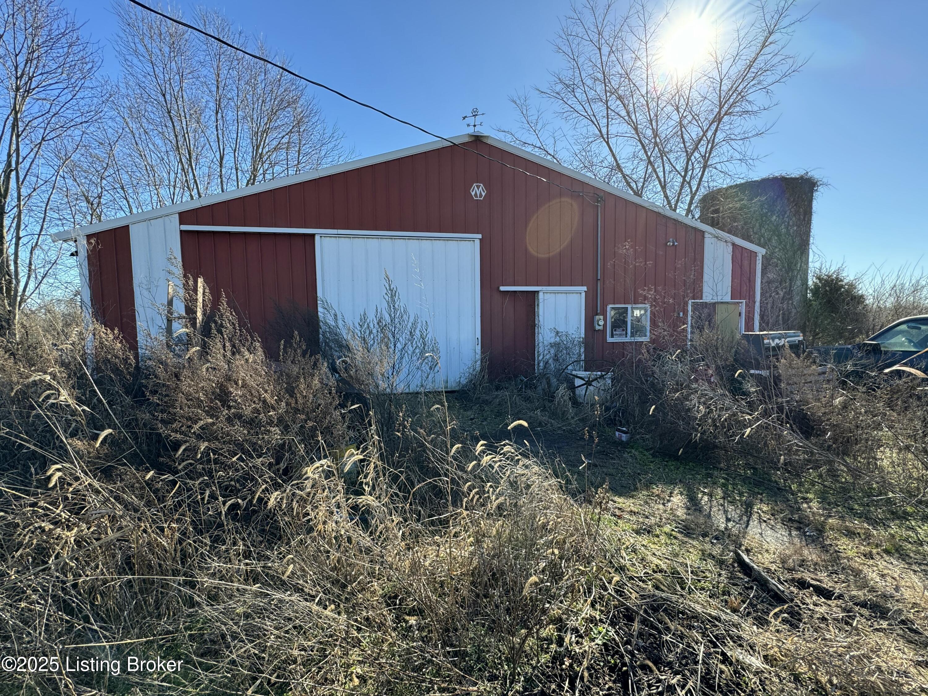 6692 Hempridge Rd Property Photo 12