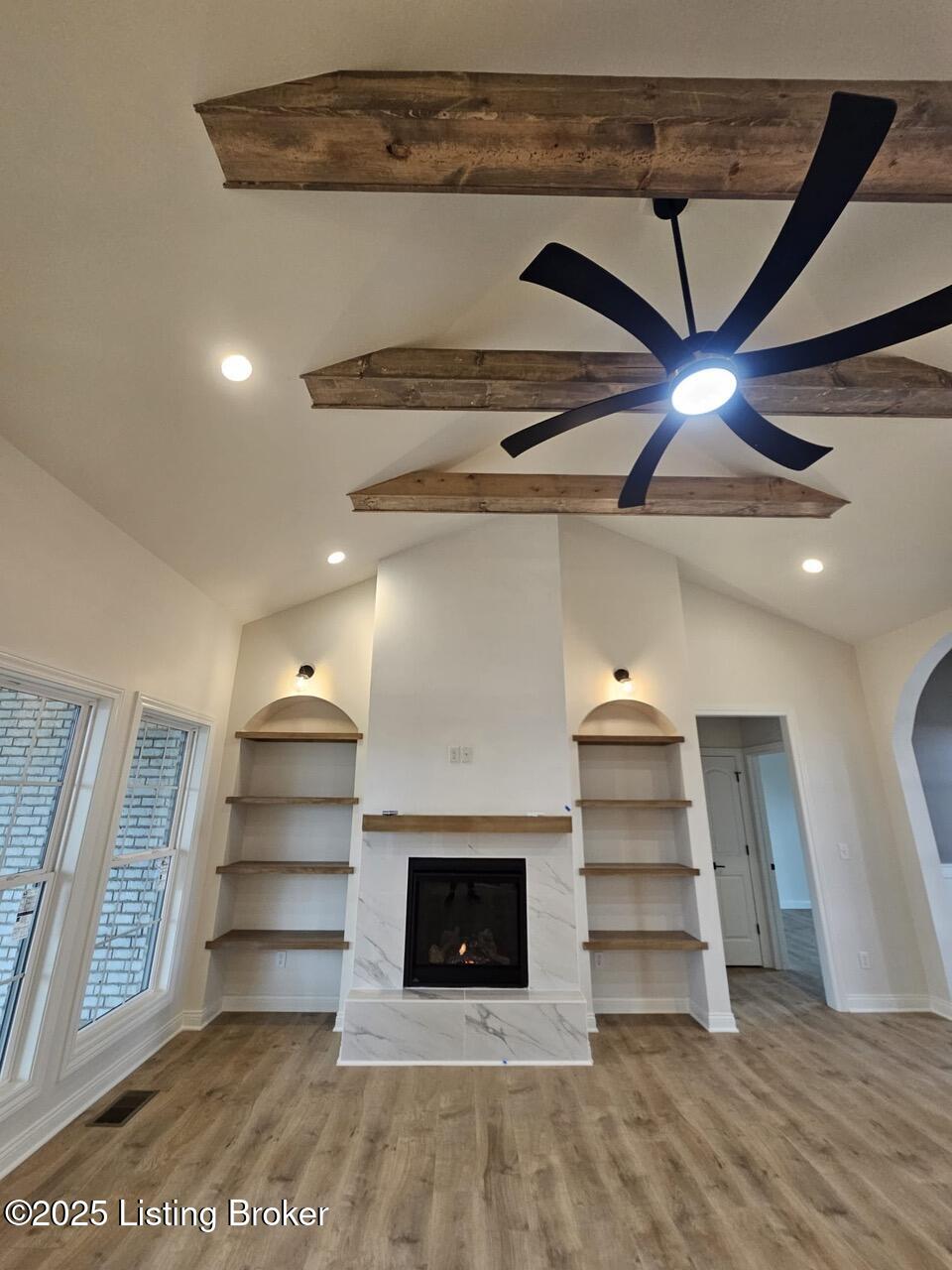 5000 Sycamore Woods Dr Property Photo 2