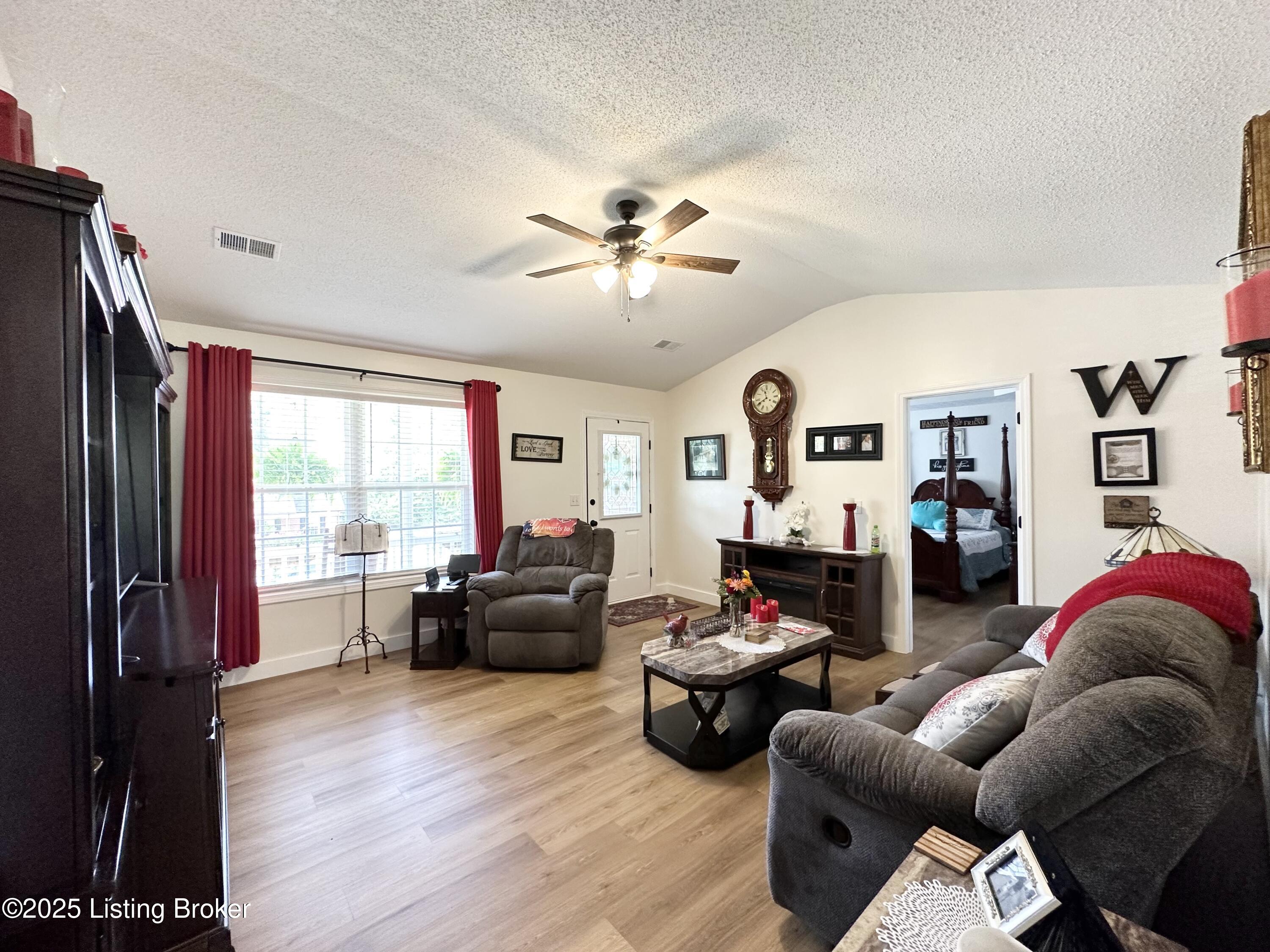 122 Chesapeake Trail Property Photo 3