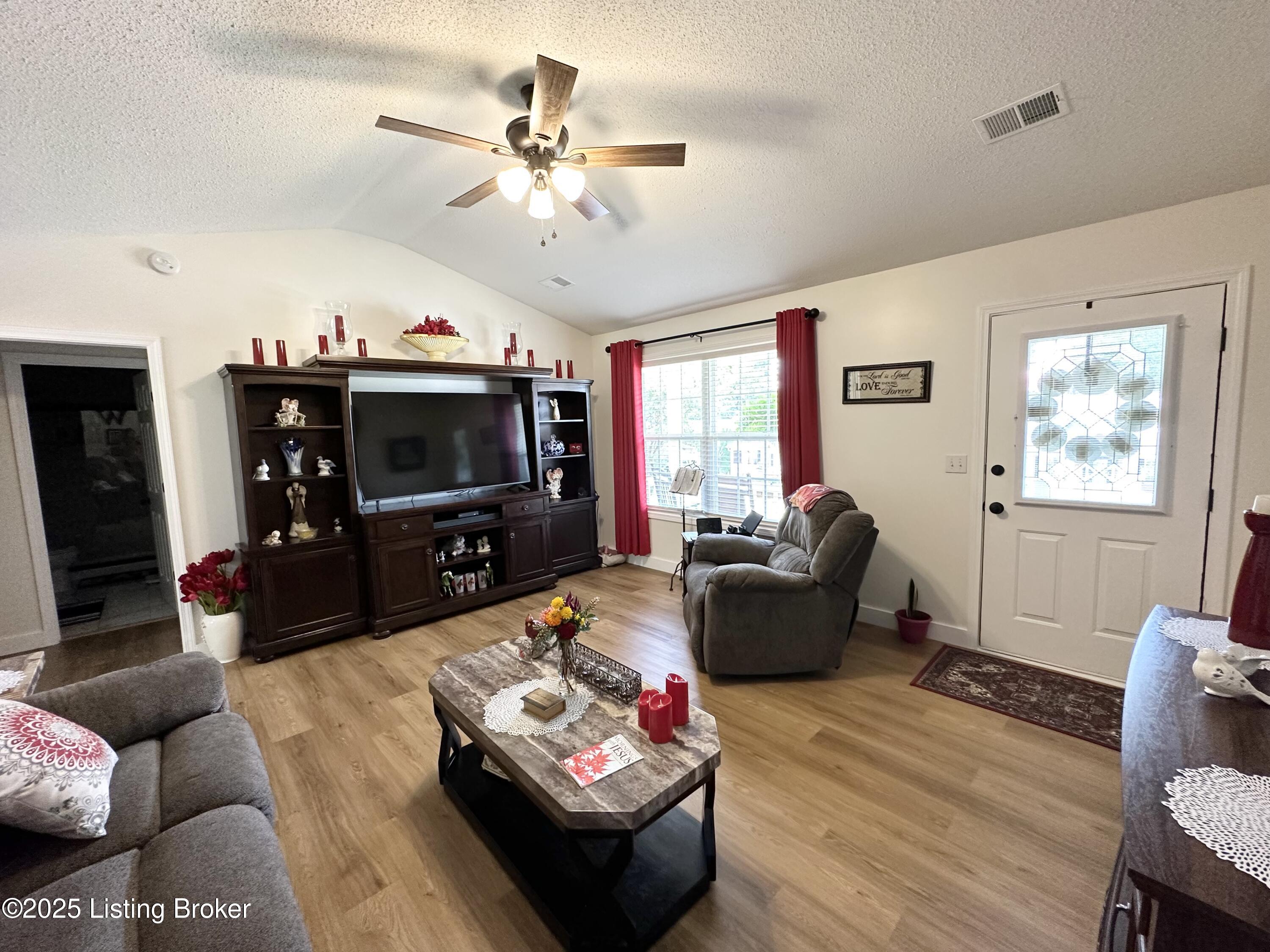 122 Chesapeake Trail Property Photo 4