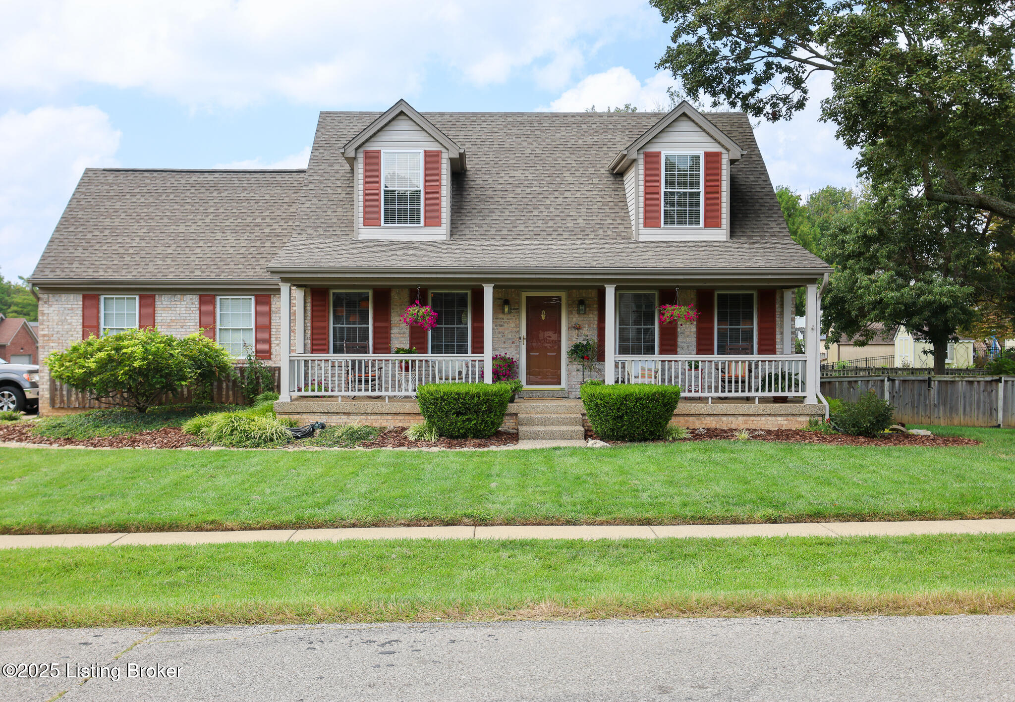 9541 Poplar Hill Dr Property Photo 1