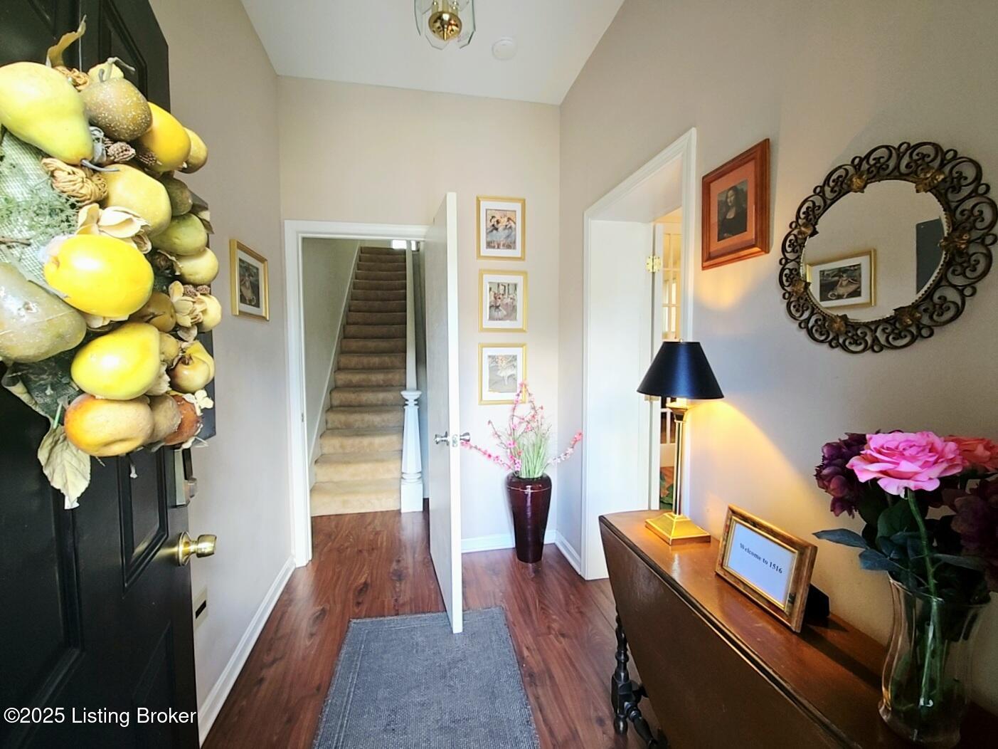 1516 W Chestnut St Property Photo 6