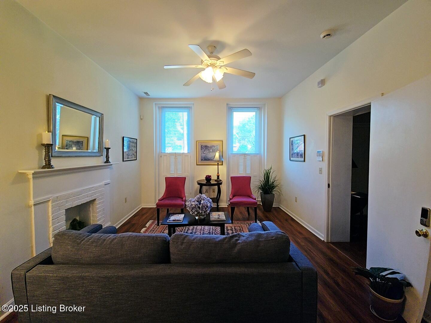 1516 W Chestnut St Property Photo 10