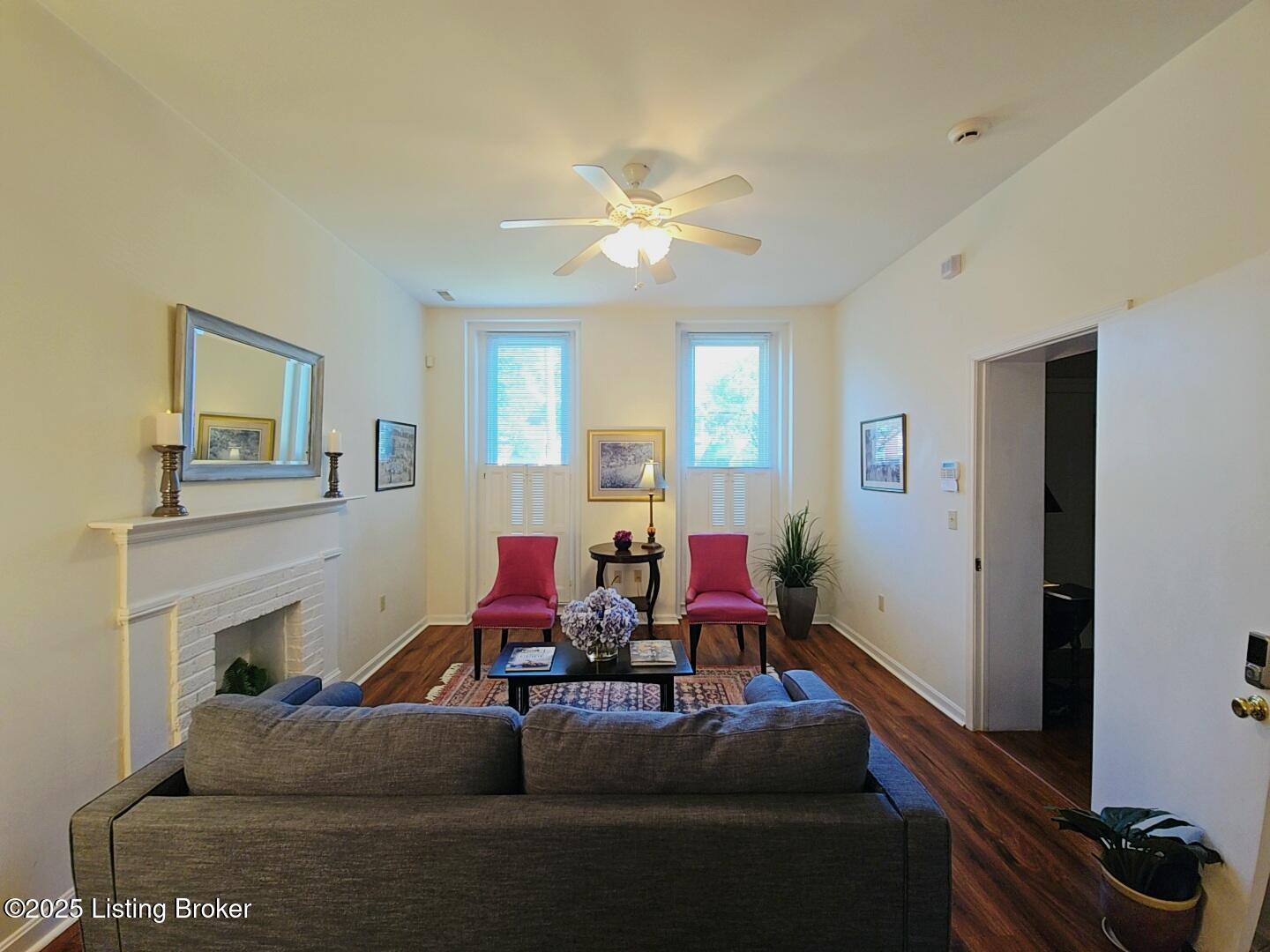 1516 W Chestnut St Property Photo 14