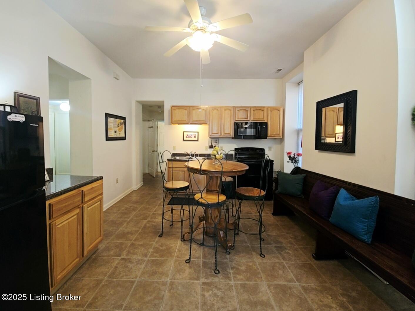 1516 W Chestnut St Property Photo 17
