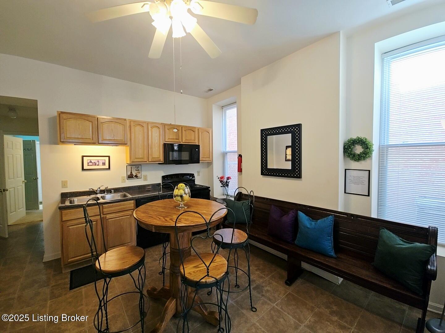 1516 W Chestnut St Property Photo 18