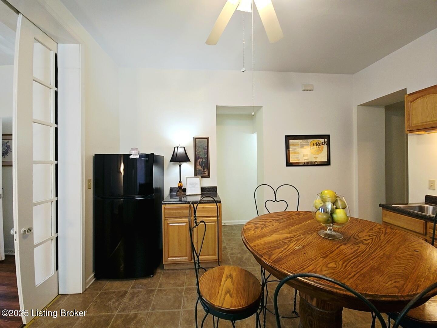 1516 W Chestnut St Property Photo 19