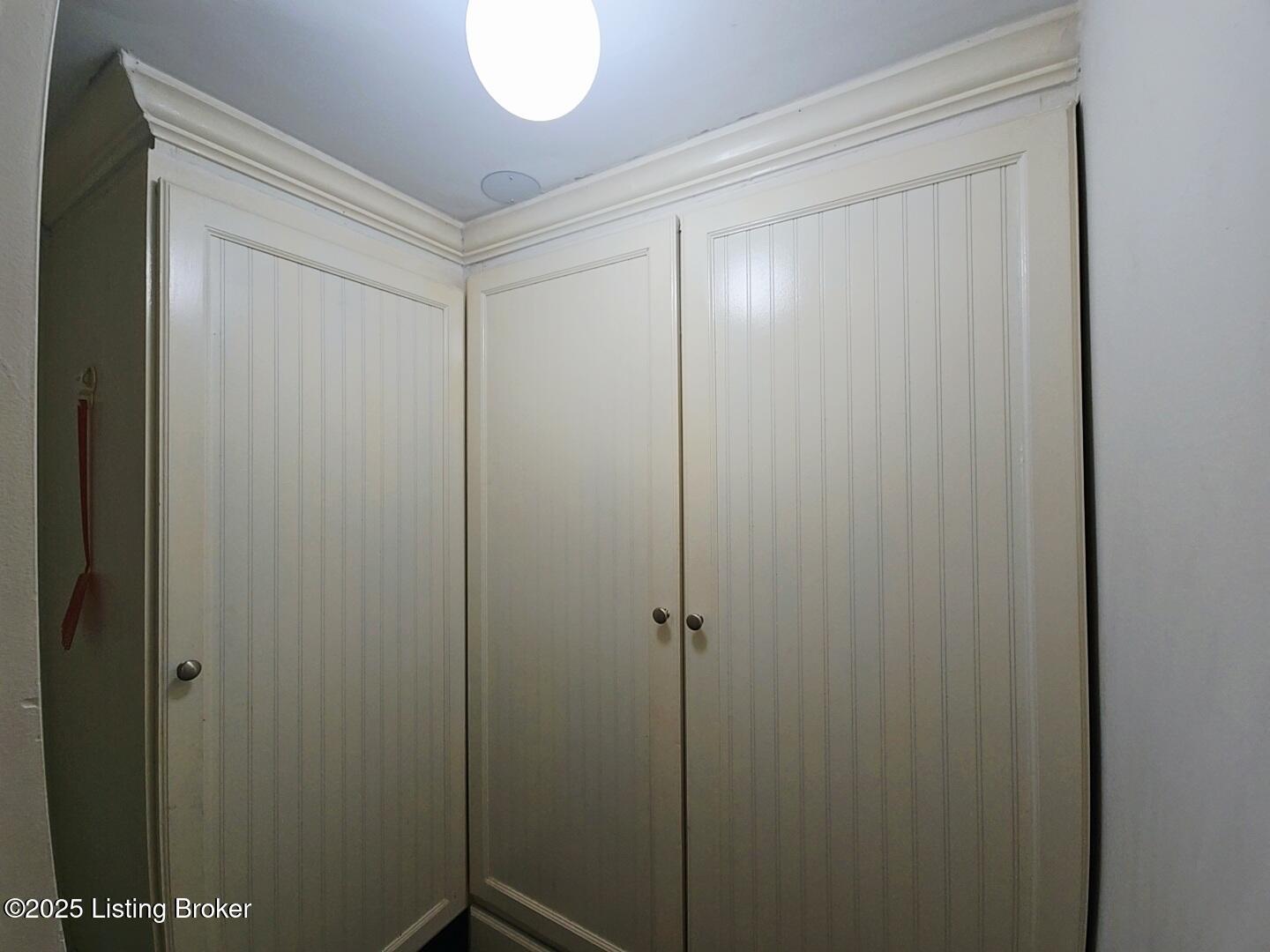 1516 W Chestnut St Property Photo 23