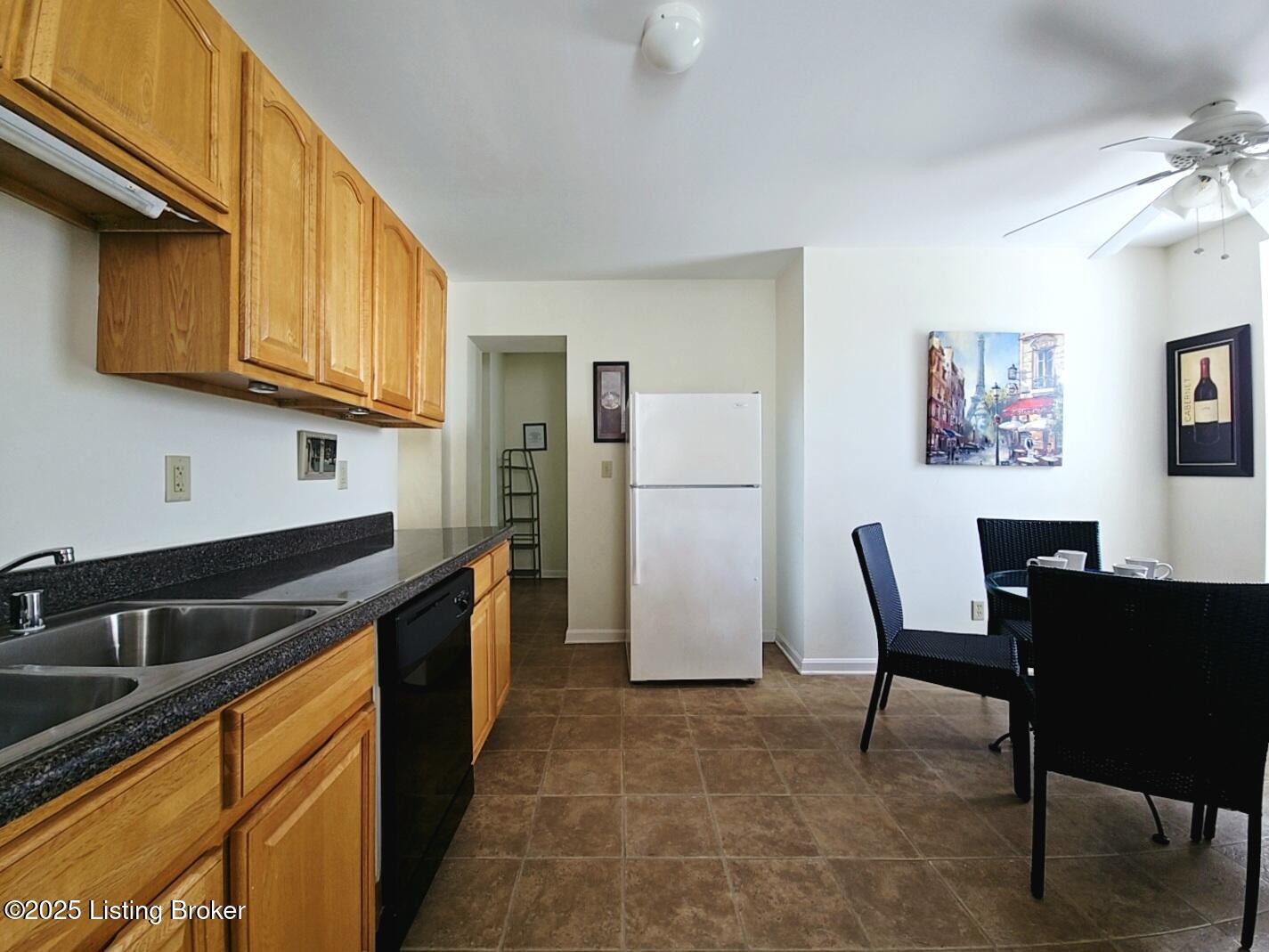 1516 W Chestnut St Property Photo 51