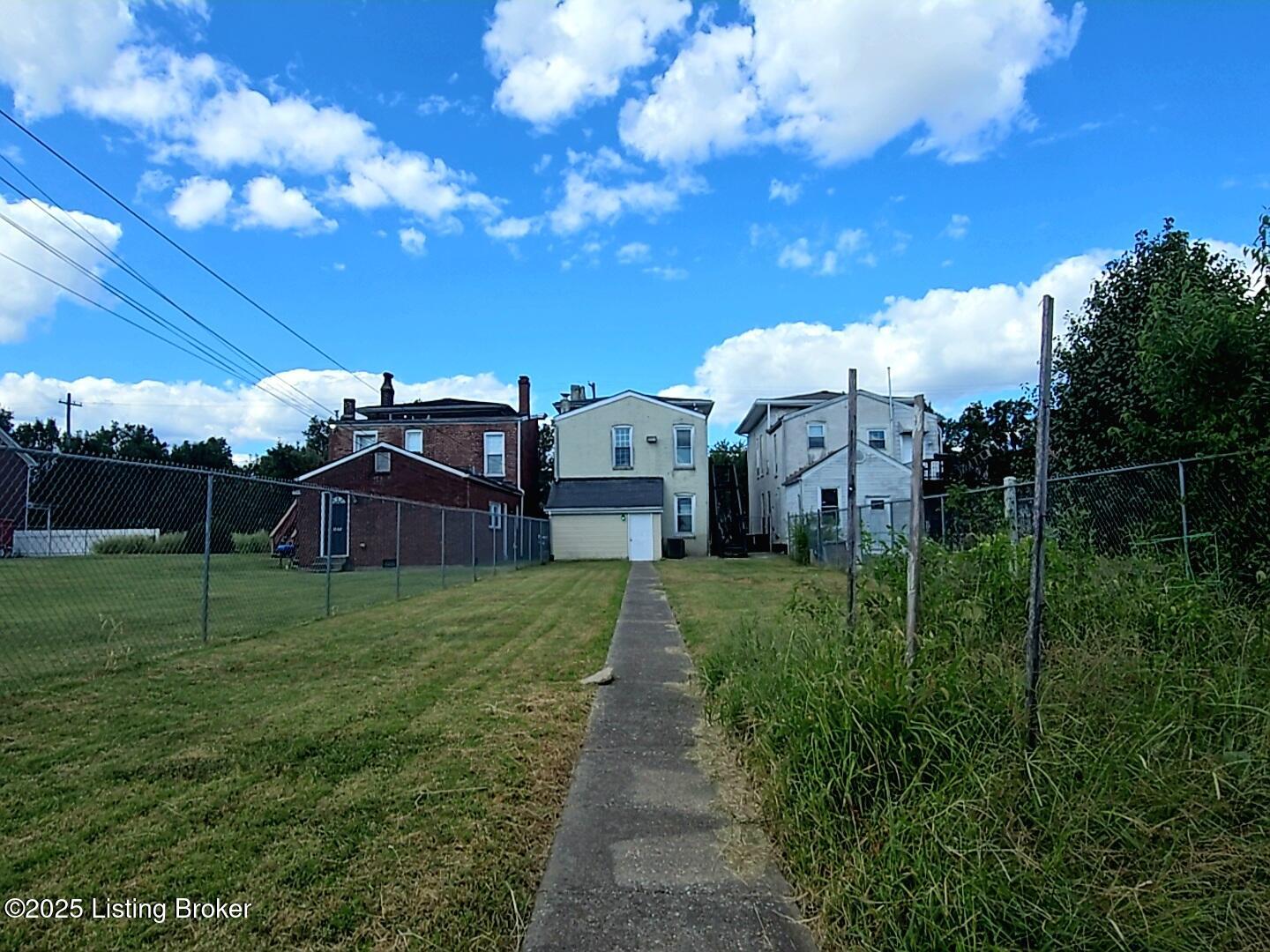 1516 W Chestnut St Property Photo 60