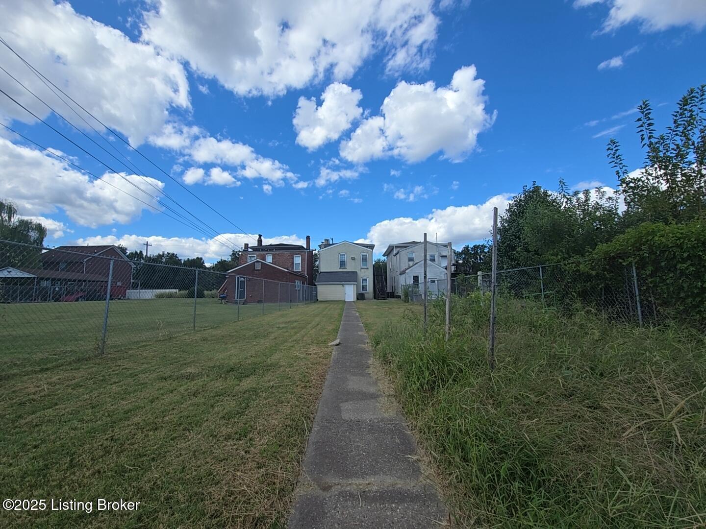 1516 W Chestnut St Property Photo 61