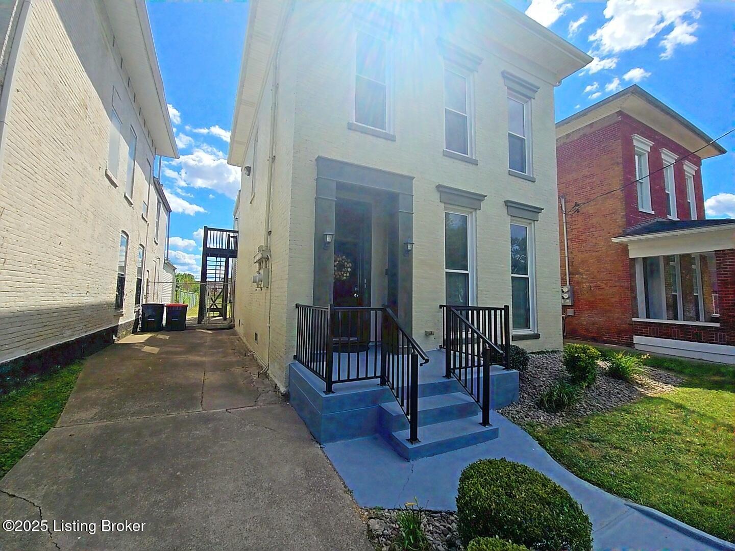 1516 W Chestnut St Property Photo 68