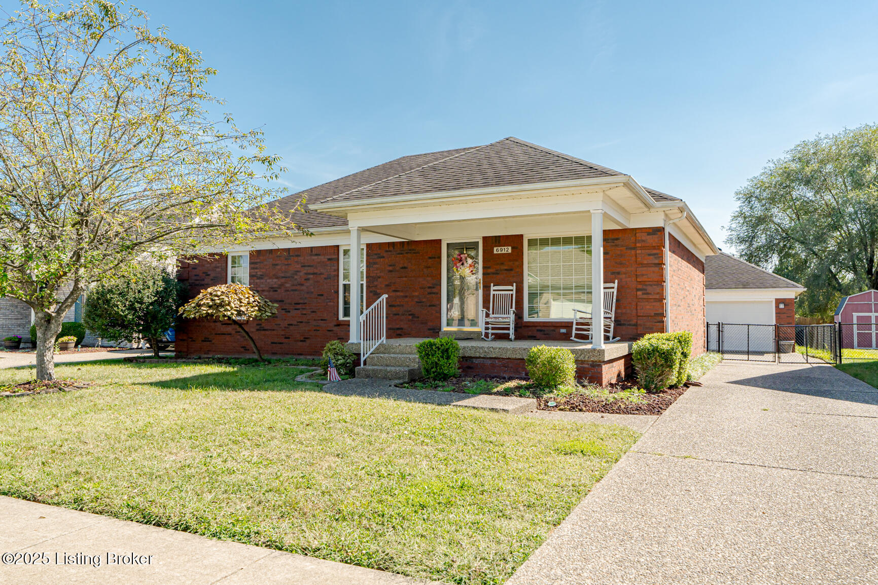6912 Day Break Ct Property Photo 2