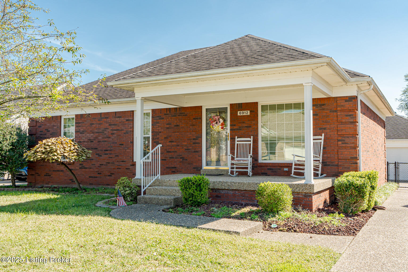 6912 Day Break Ct Property Photo 3
