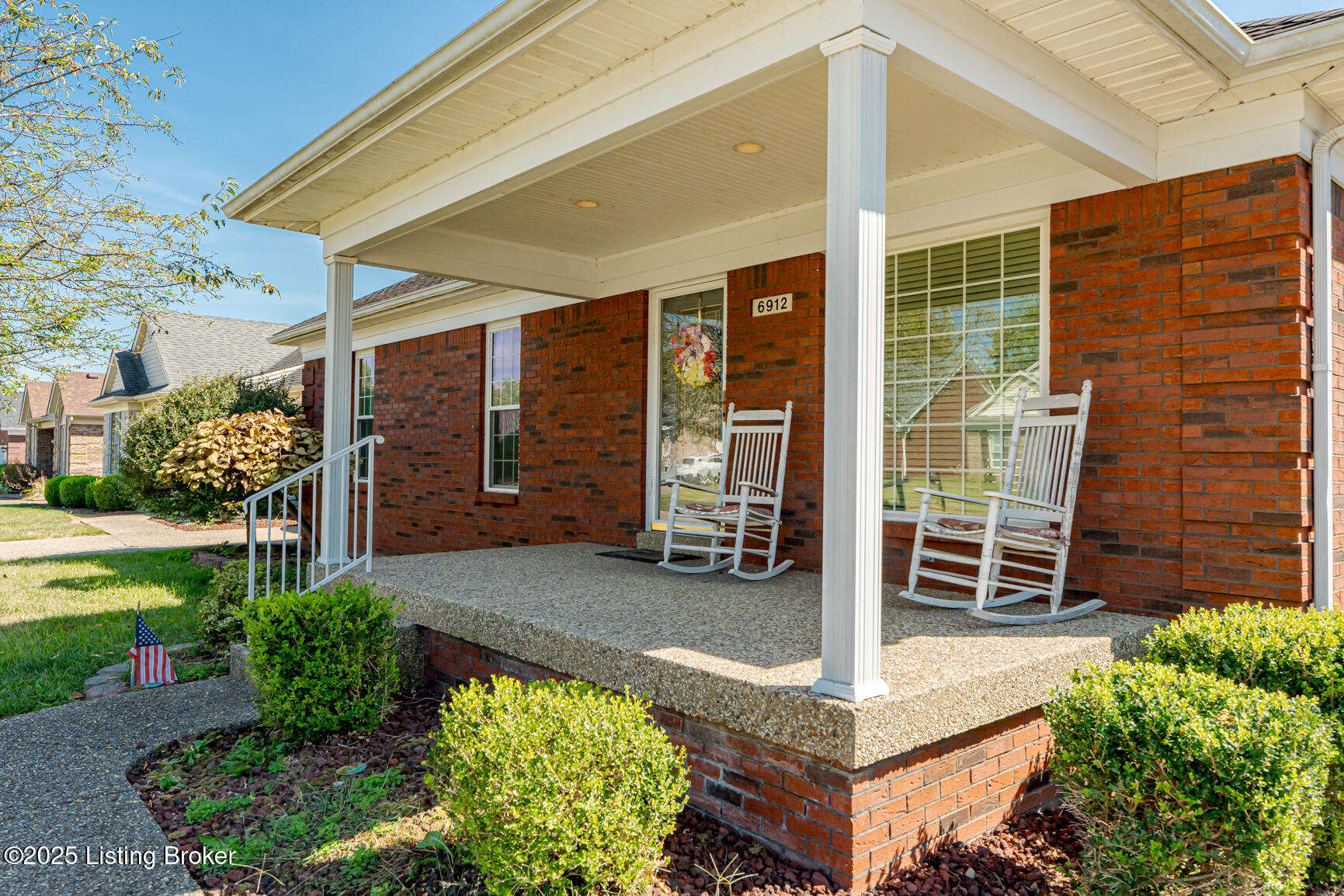 6912 Day Break Ct Property Photo 5