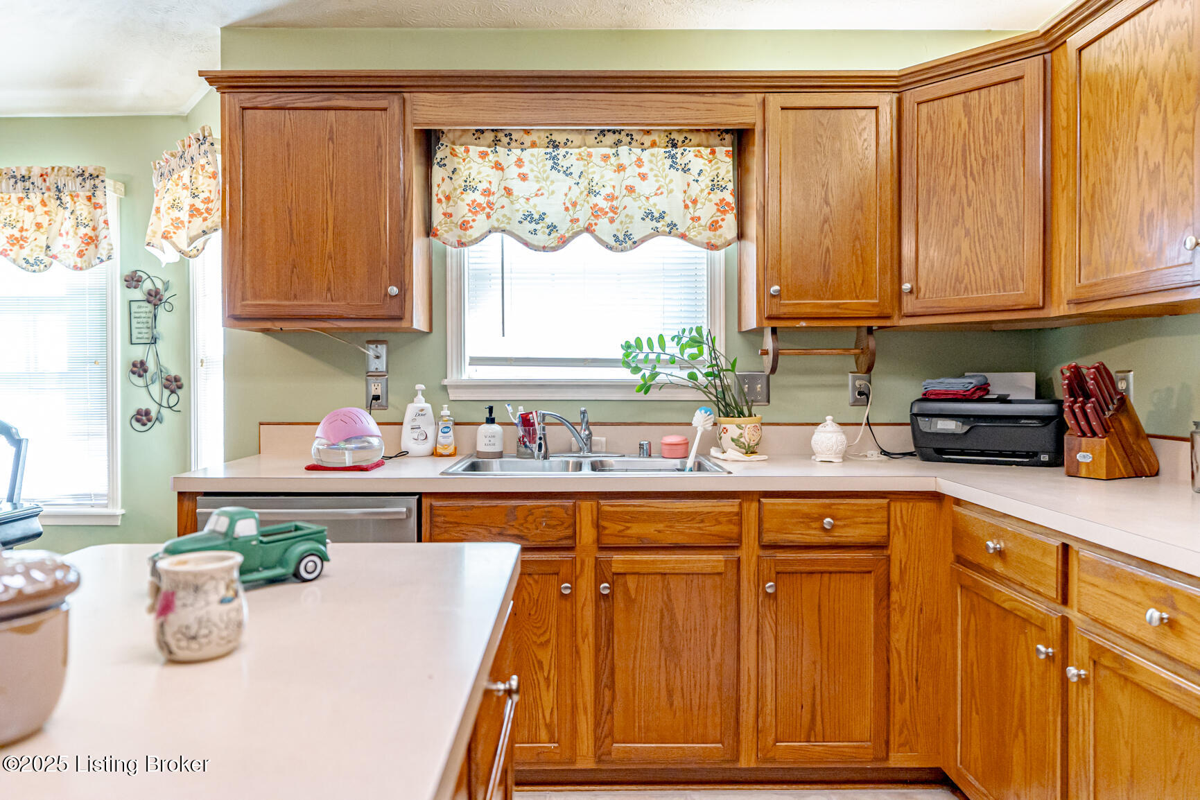 6912 Day Break Ct Property Photo 19