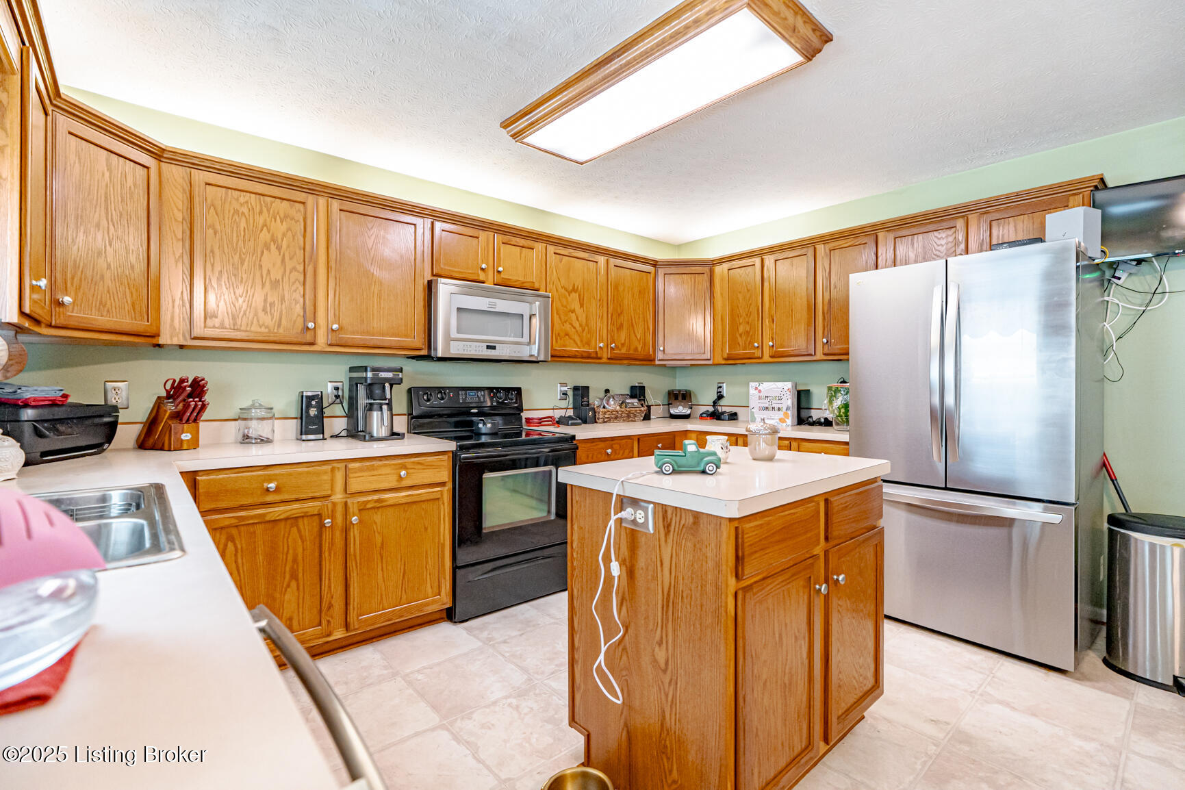 6912 Day Break Ct Property Photo 21