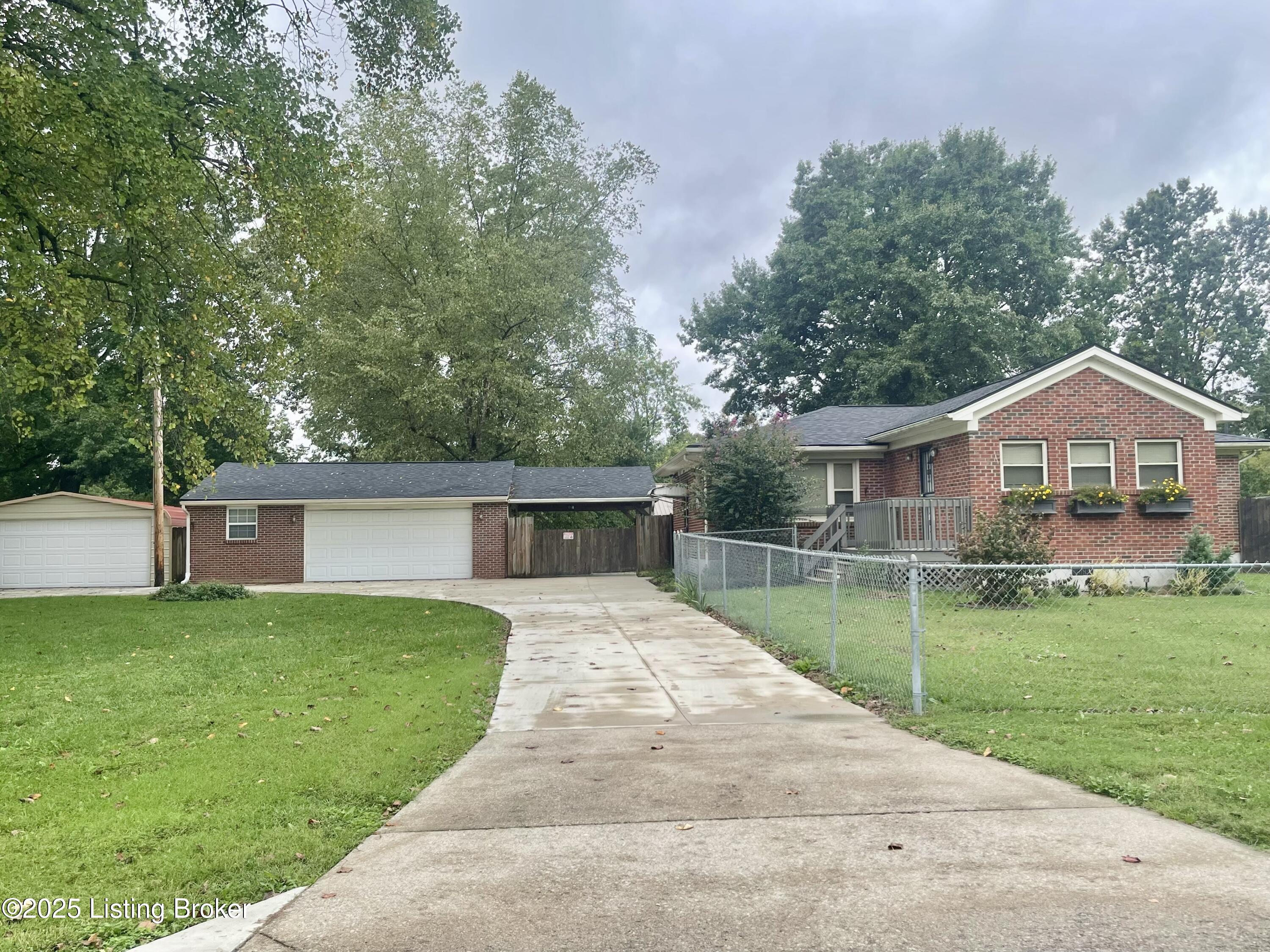 7010 Memory Ln Property Photo 1