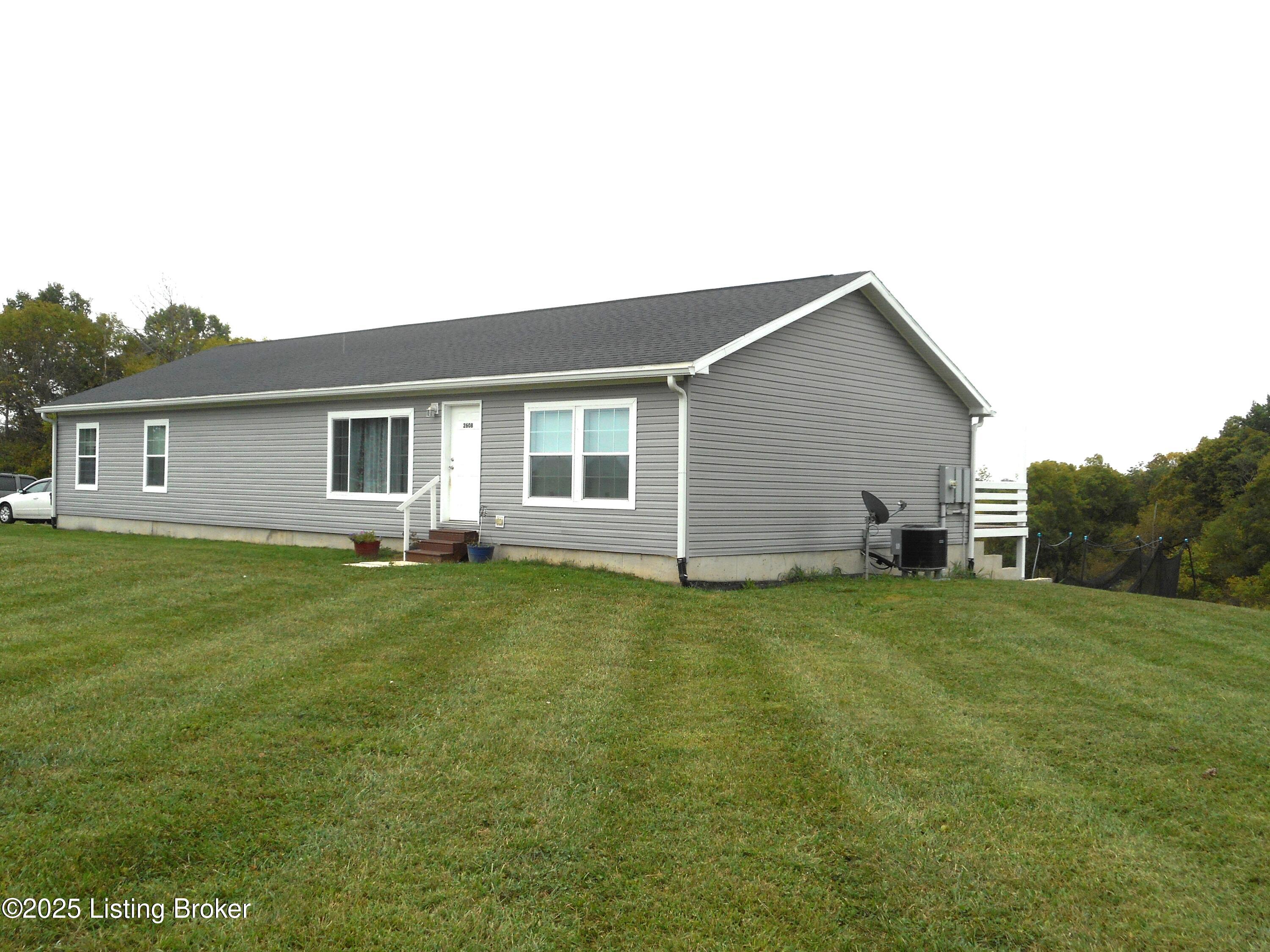 2608 Hickory Ridge Rd Property Photo 2