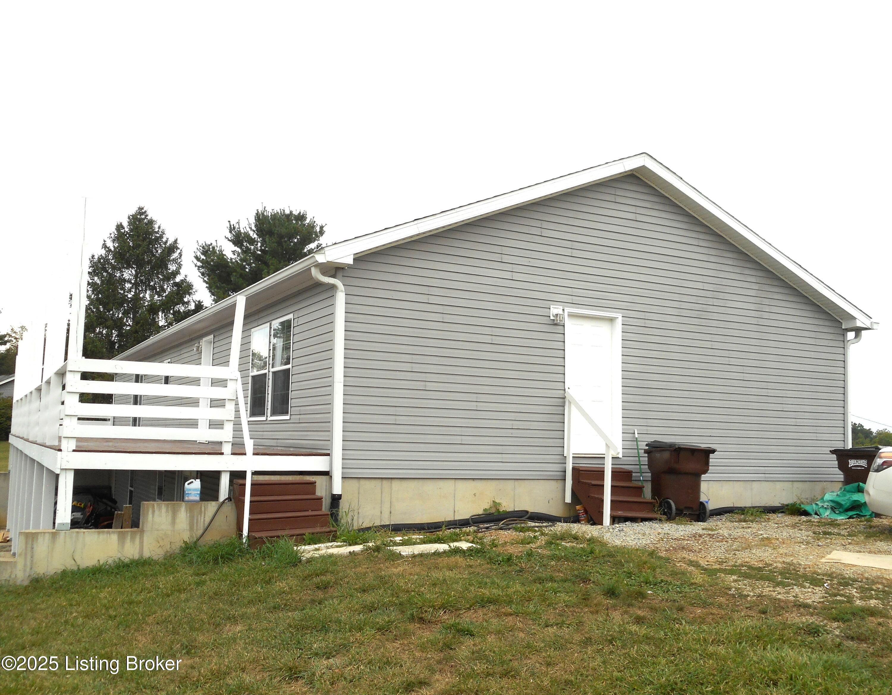 2608 Hickory Ridge Rd Property Photo 5