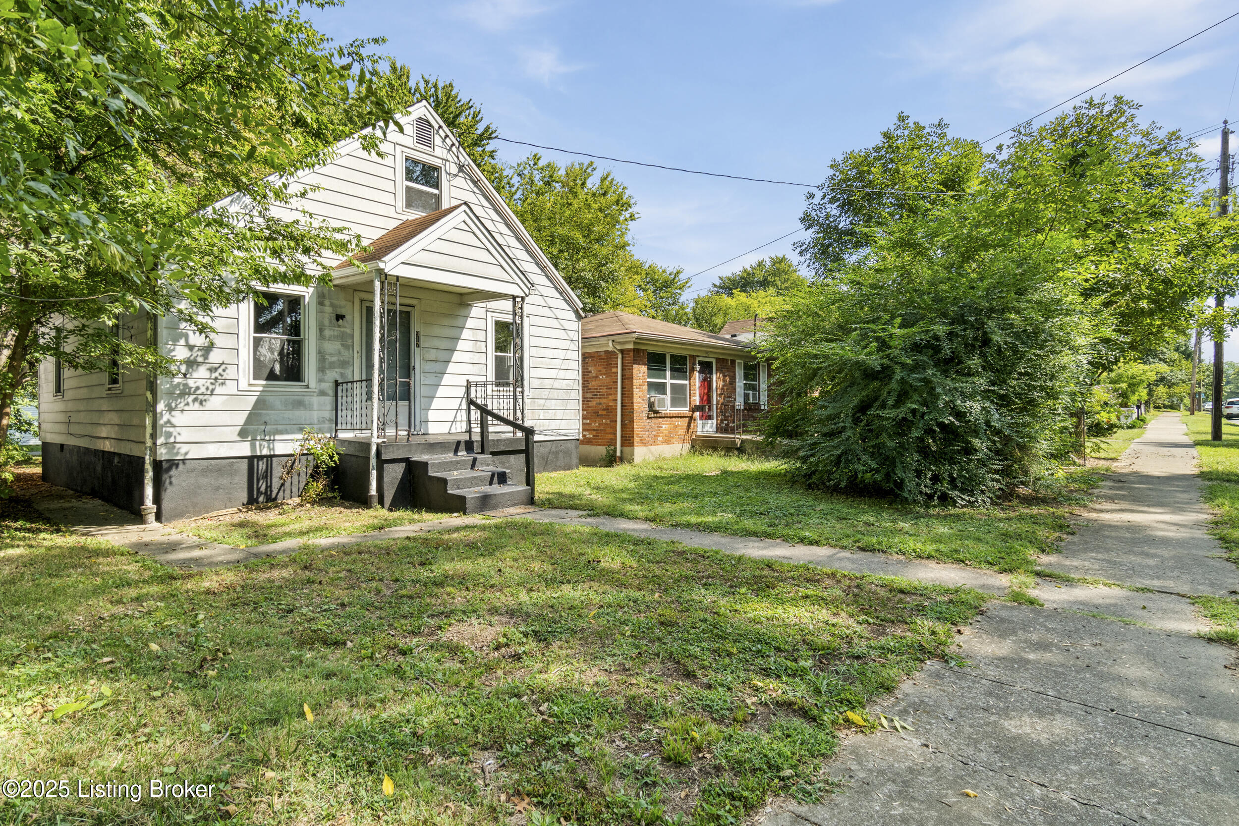 917 Beecher St Property Photo 1
