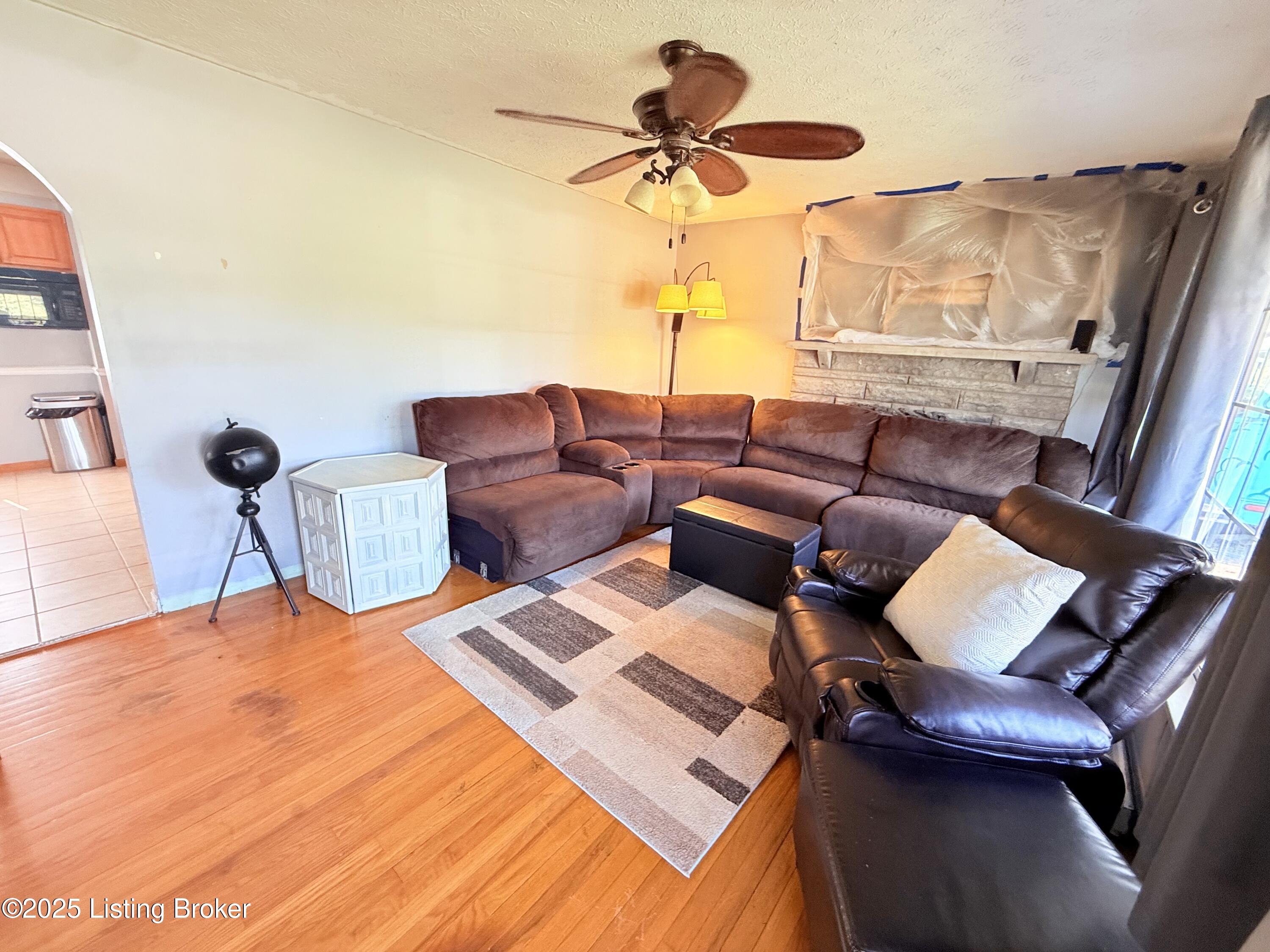 6863 E Hwy 44 Property Photo 4