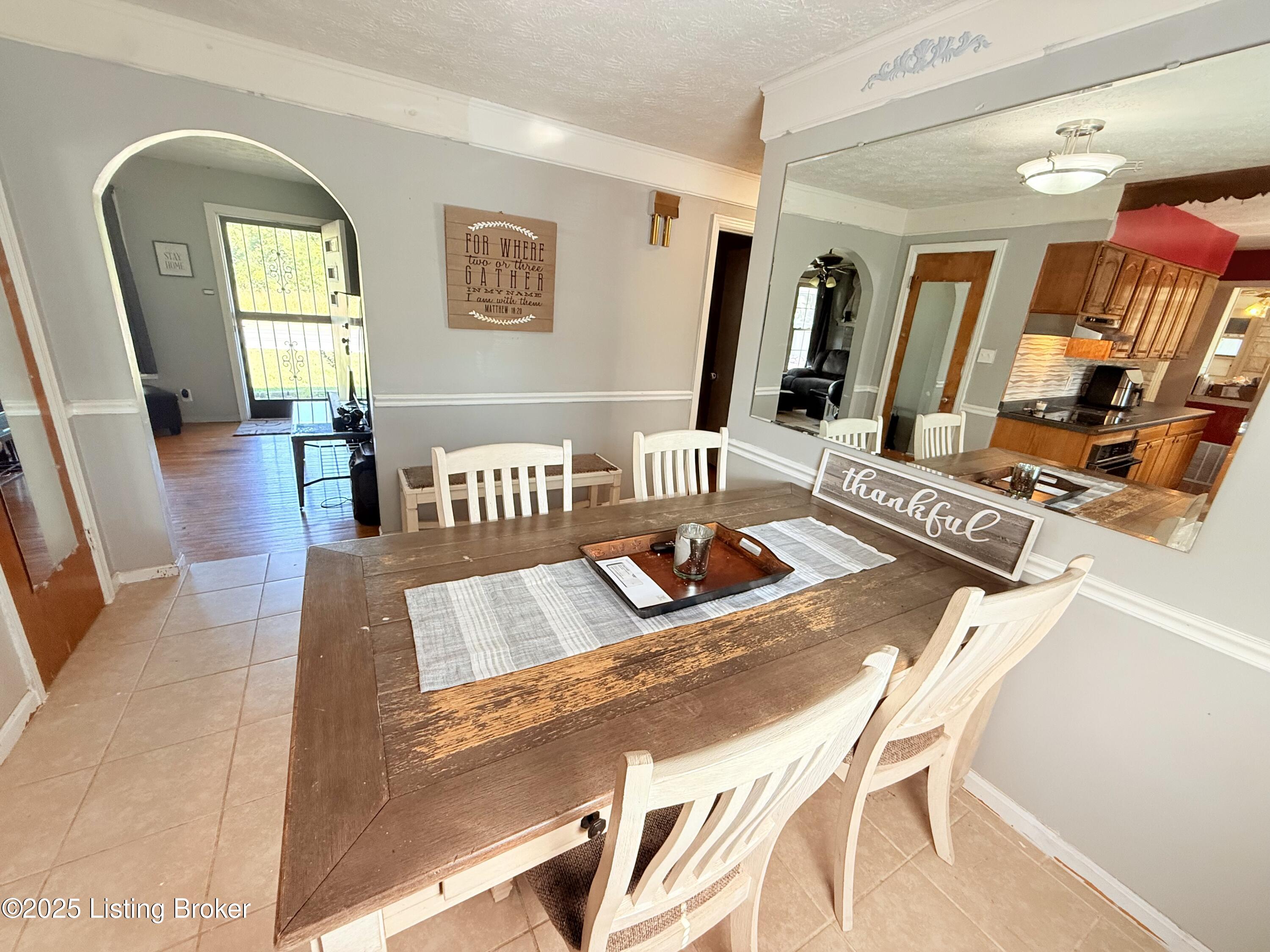 6863 E Hwy 44 Property Photo 5