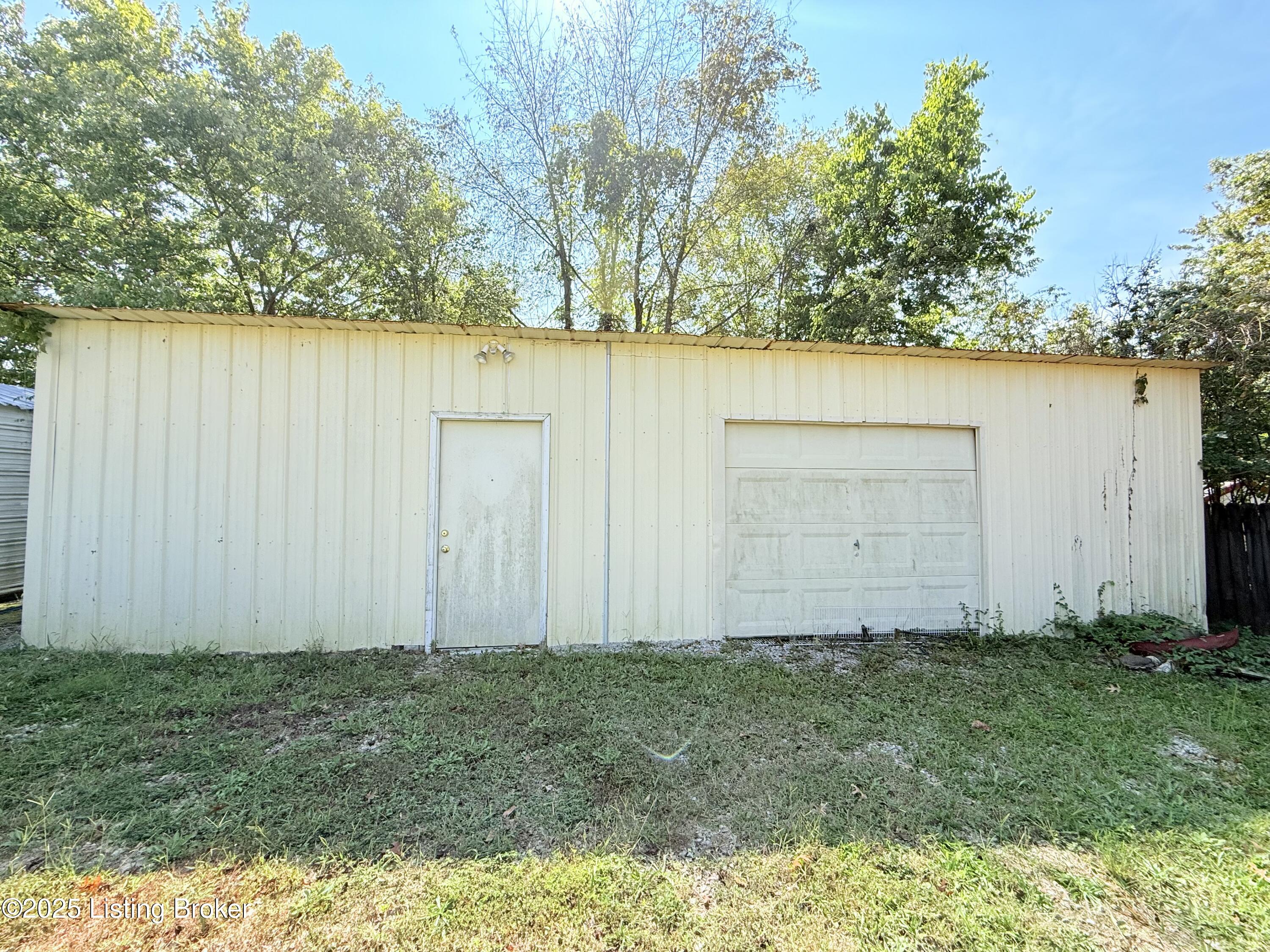 6863 E Hwy 44 Property Photo 18