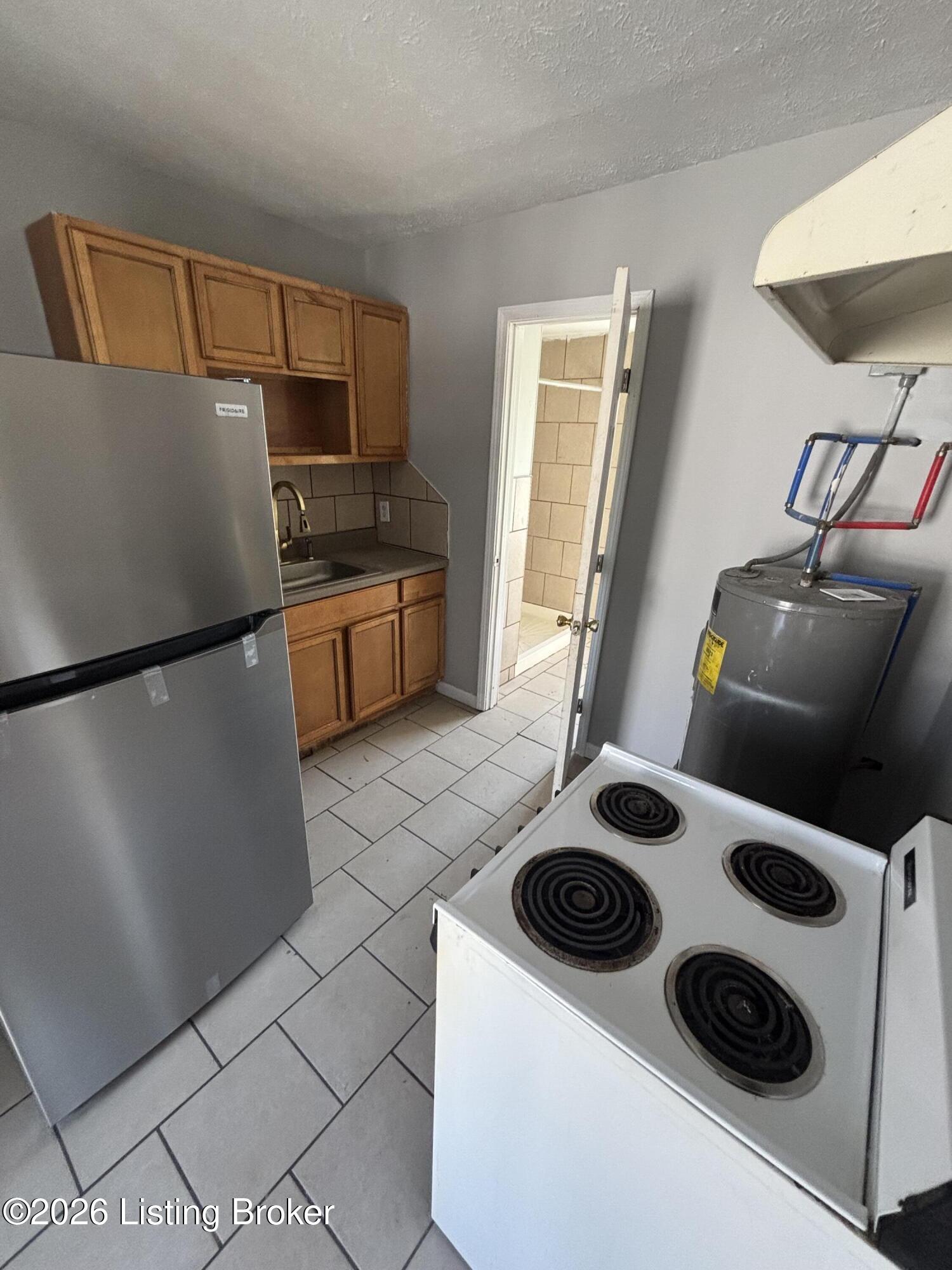 12819 Dixie Hwy Property Photo 11