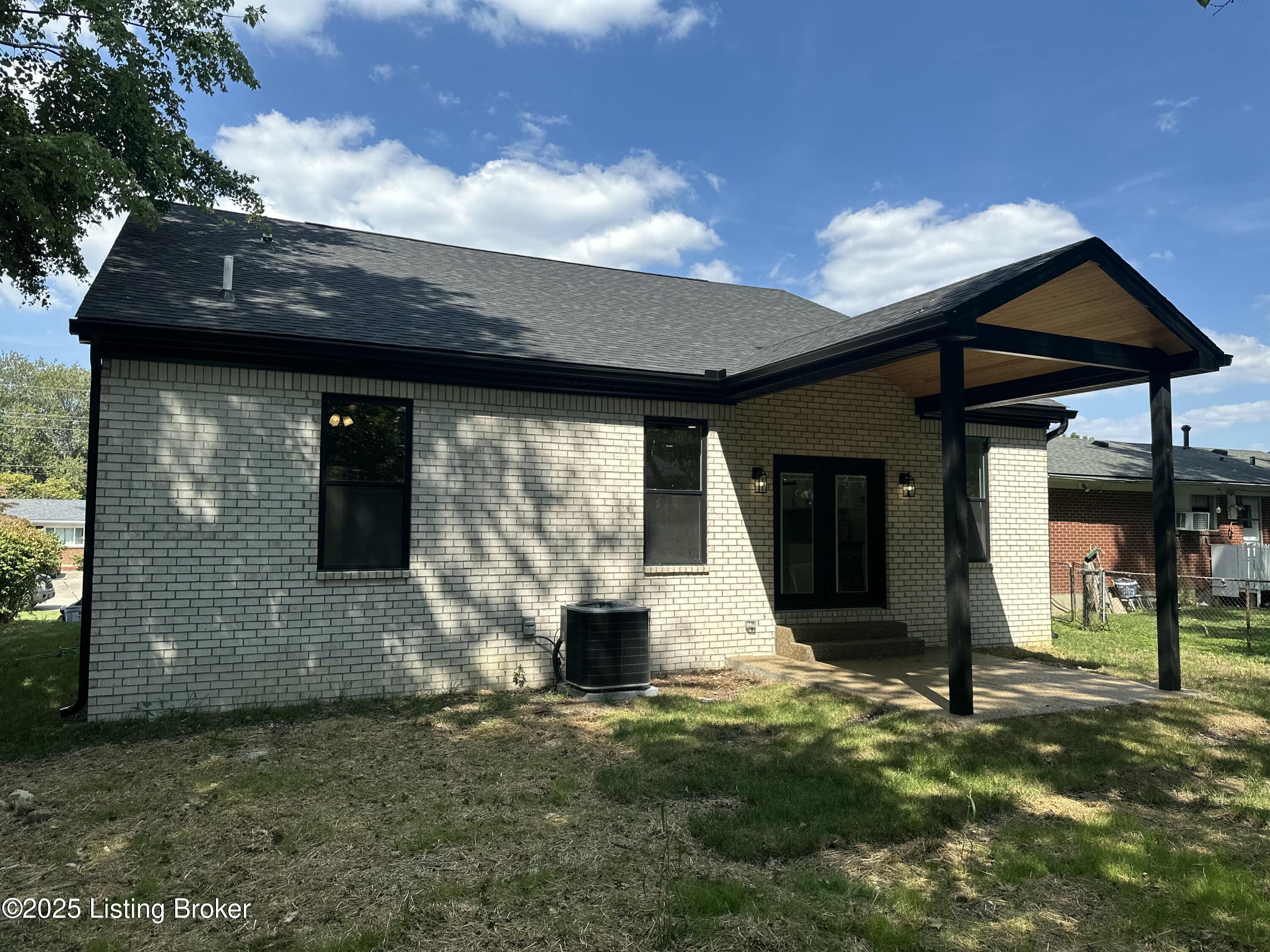 5703 Spicewood Ln Property Photo 6