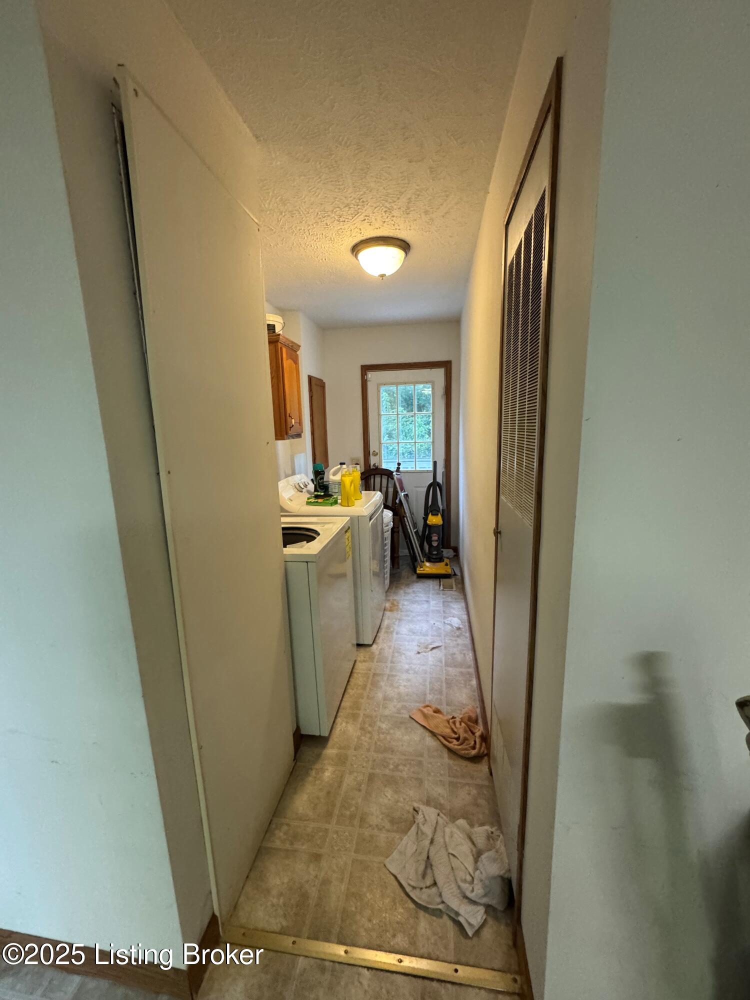 407 Maple Ct Property Photo 9