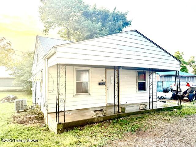 106 N Lynn St Property Photo 2