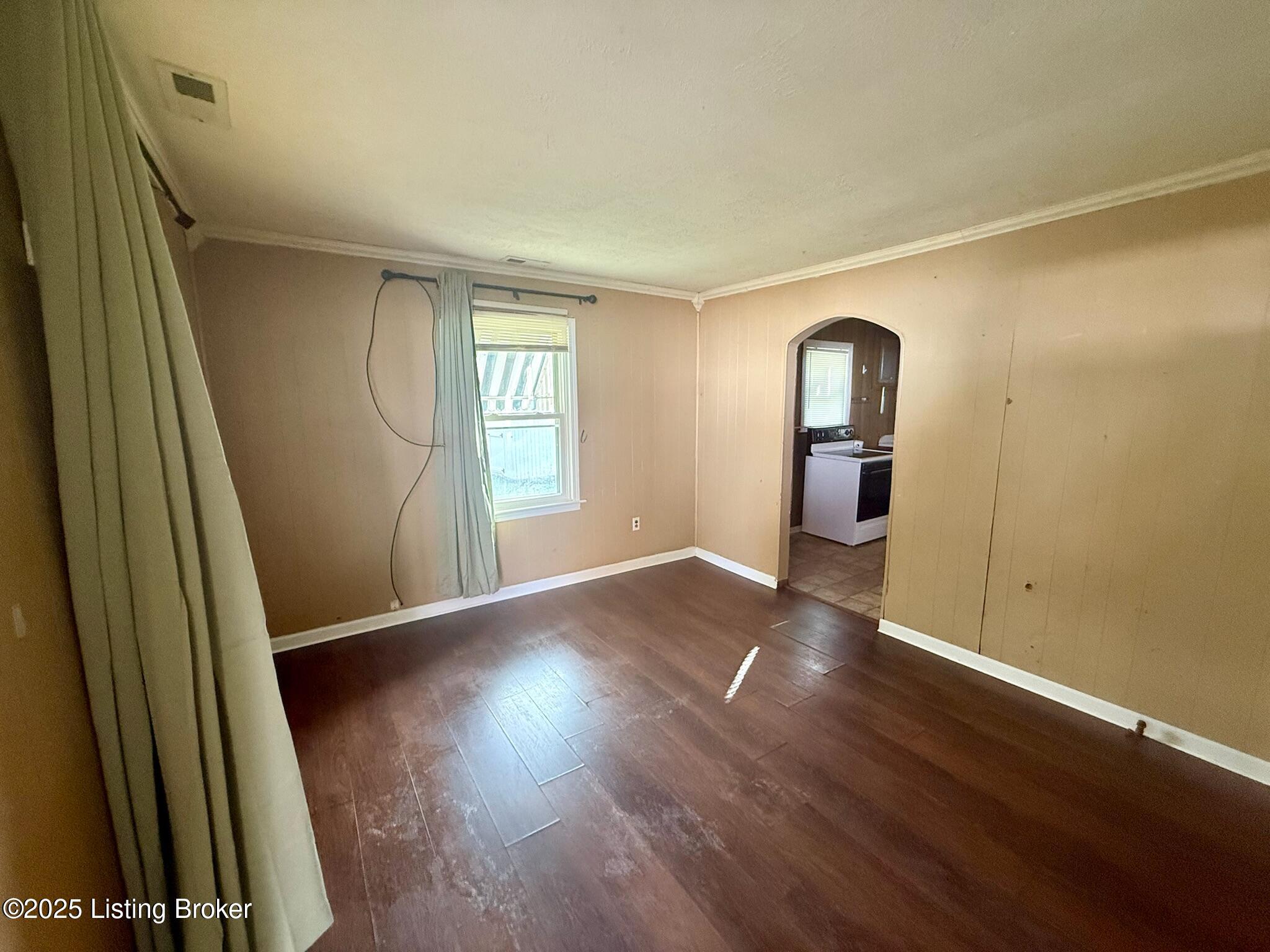 106 N Lynn St Property Photo 4