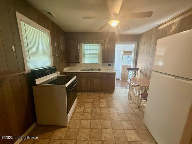 106 N Lynn St Property Photo 5