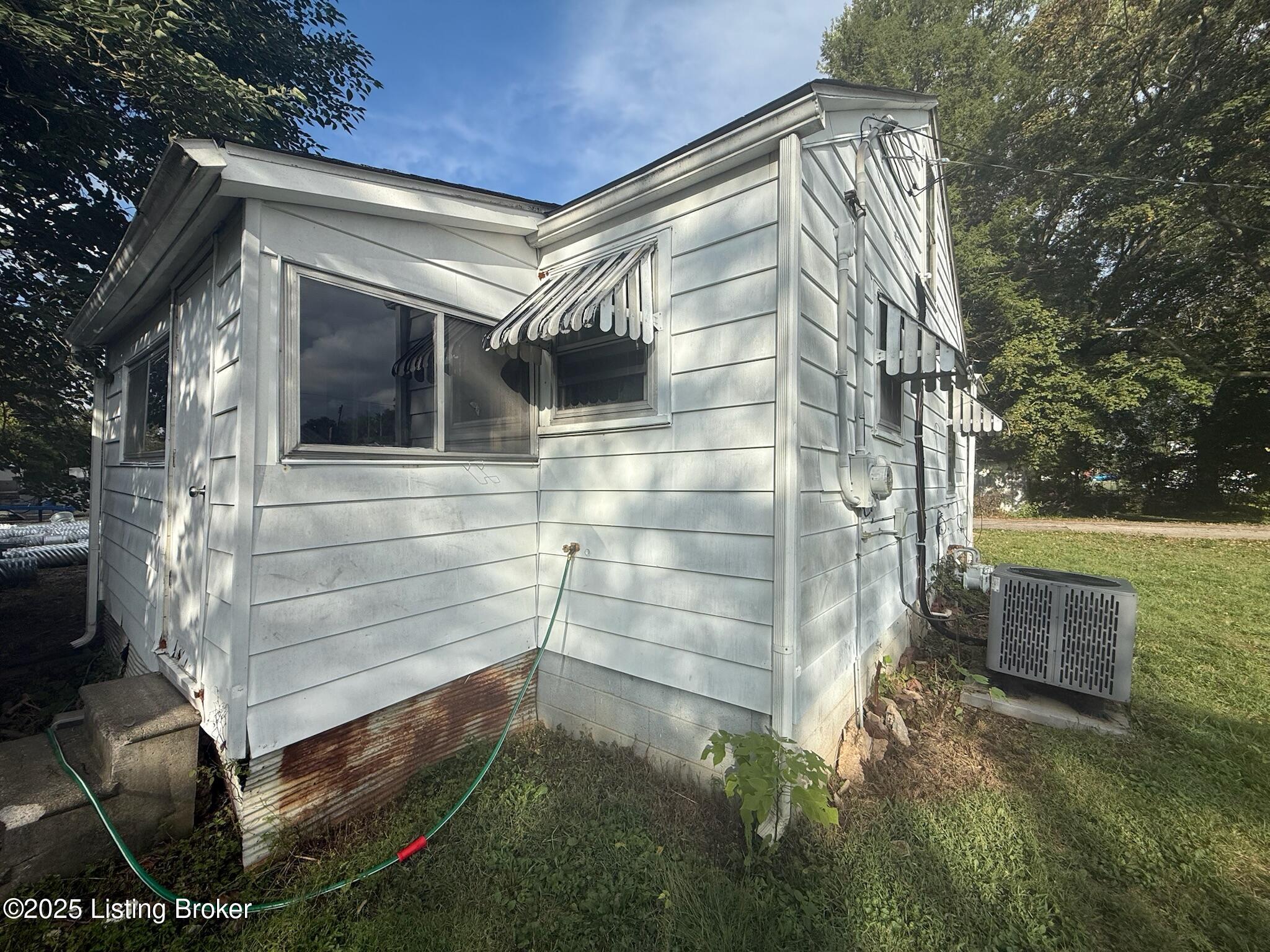 106 N Lynn St Property Photo 12