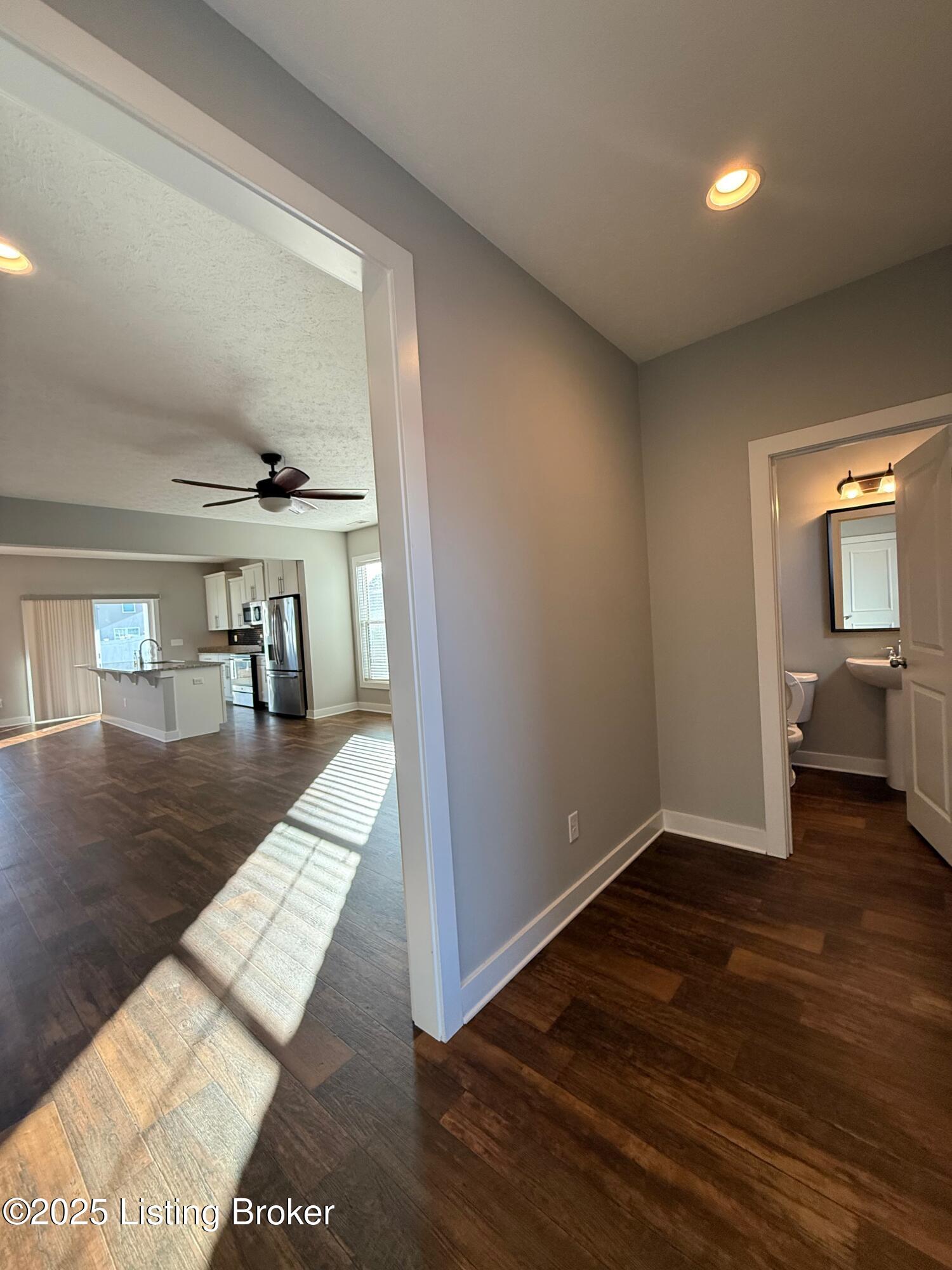 858 Star Ave Property Photo 4
