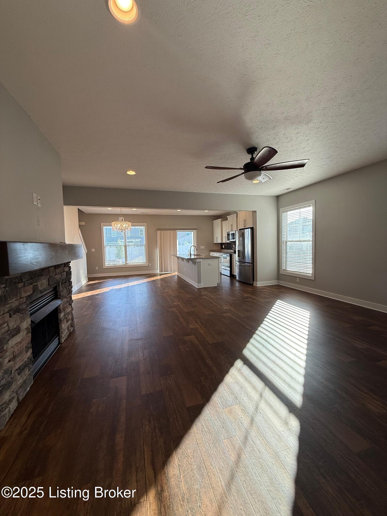 858 Star Ave Property Photo 9