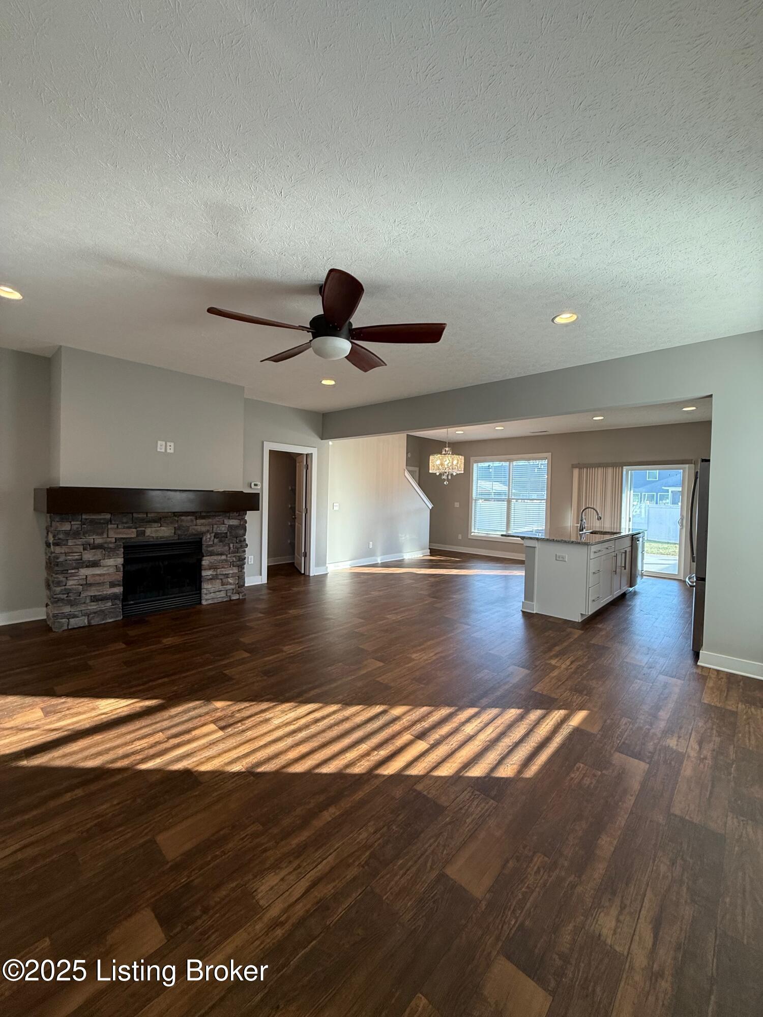 858 Star Ave Property Photo 10