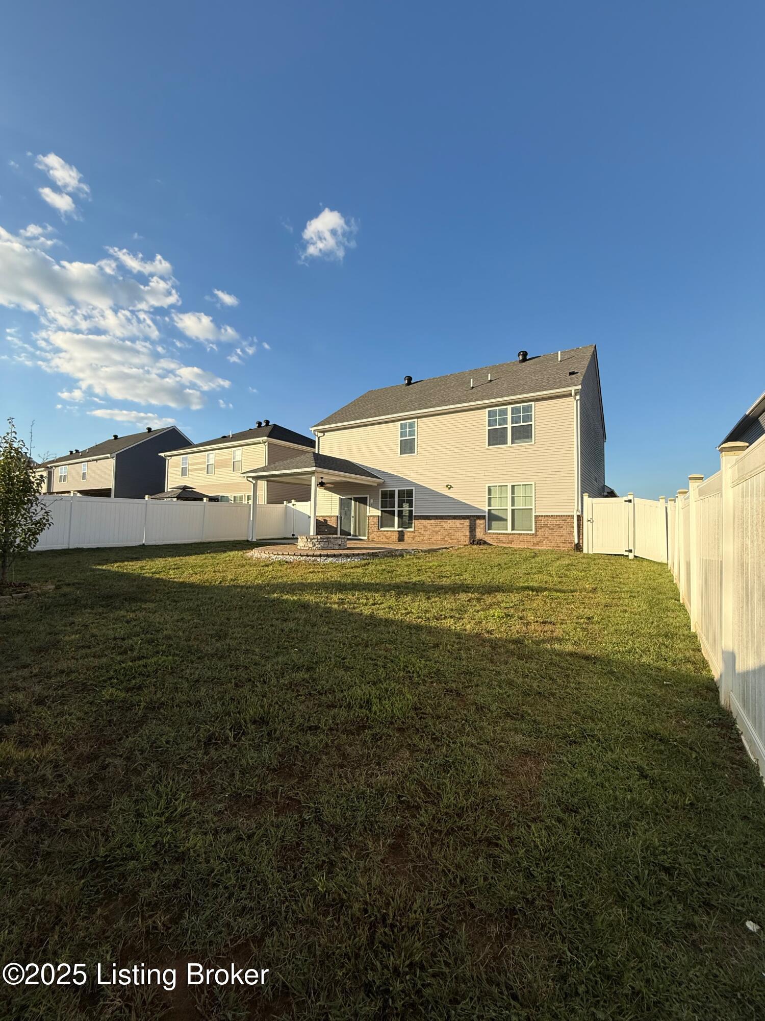 858 Star Ave Property Photo 32