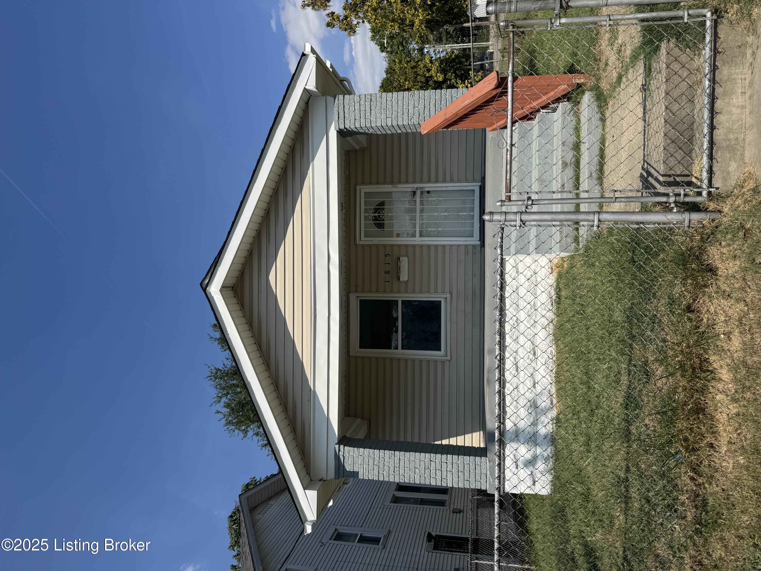 1815 Wilson Ave Property Photo 1