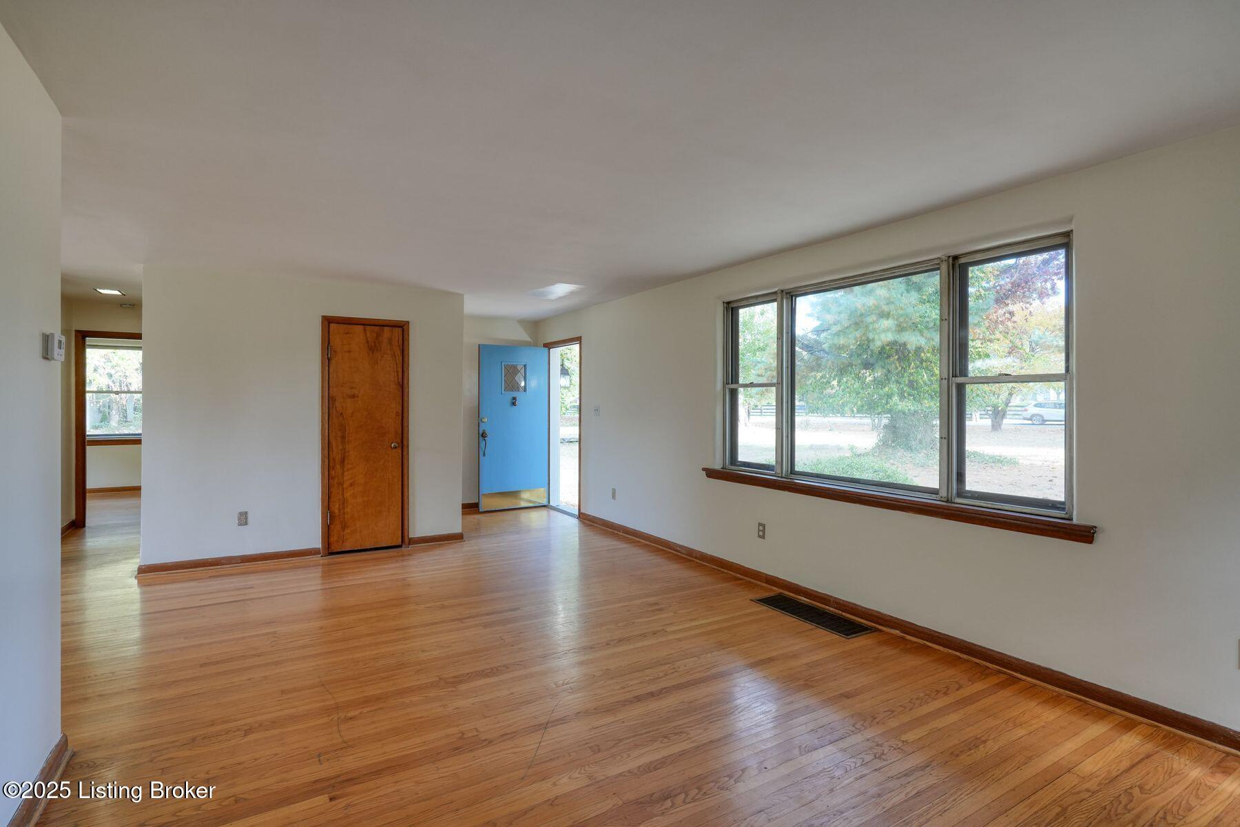 4410 Old Springdale Rd Property Photo 11