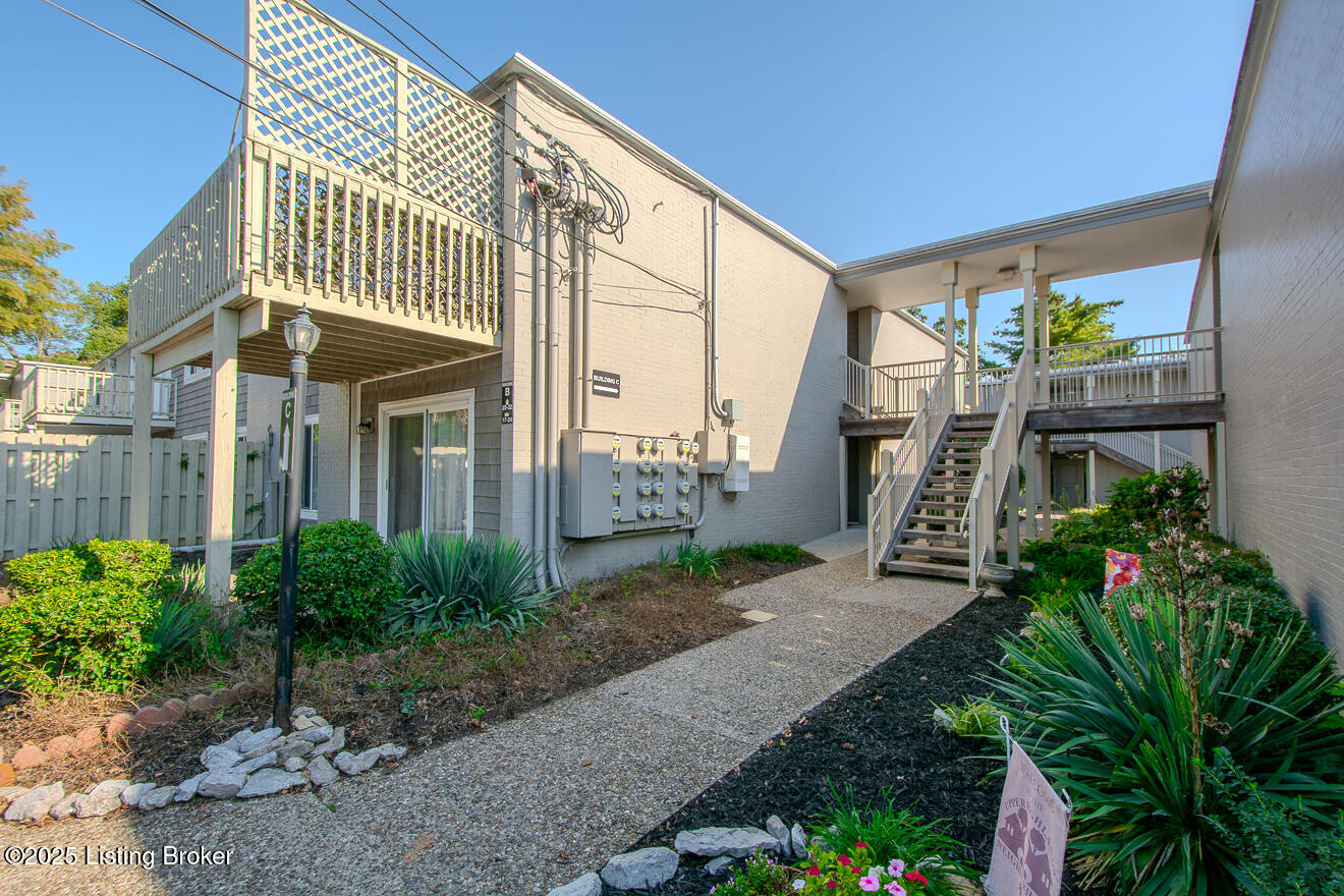 1935 Gardiner Ln, B18 Property Photo 1